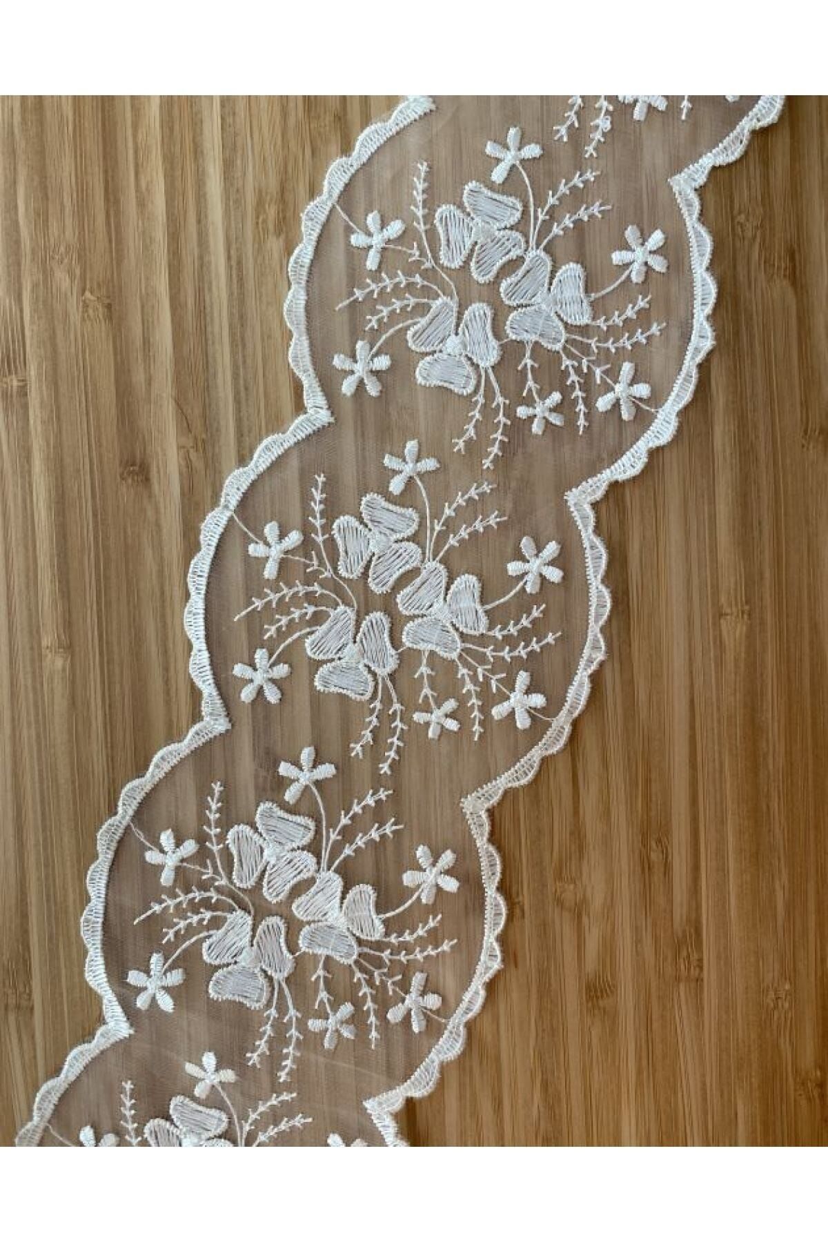 Ara Güpür 10cmx1,48mtere. Krem