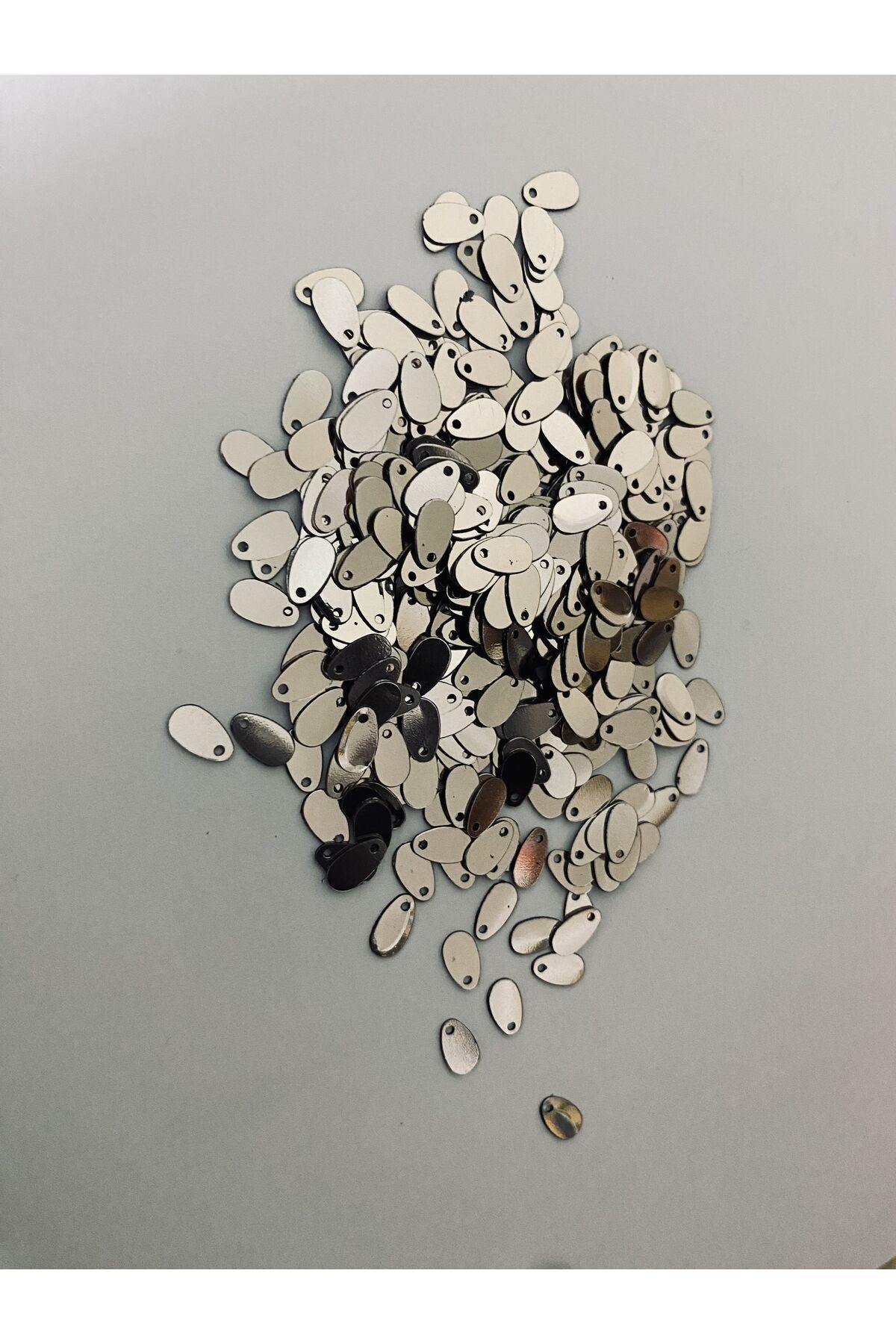 Kapiçino Renk Yazma, Havlu, Abiye, Çeyizlik Işleme Damla Pul. 9x5mm. 20gr. Takriben 1120 Adet. No:26