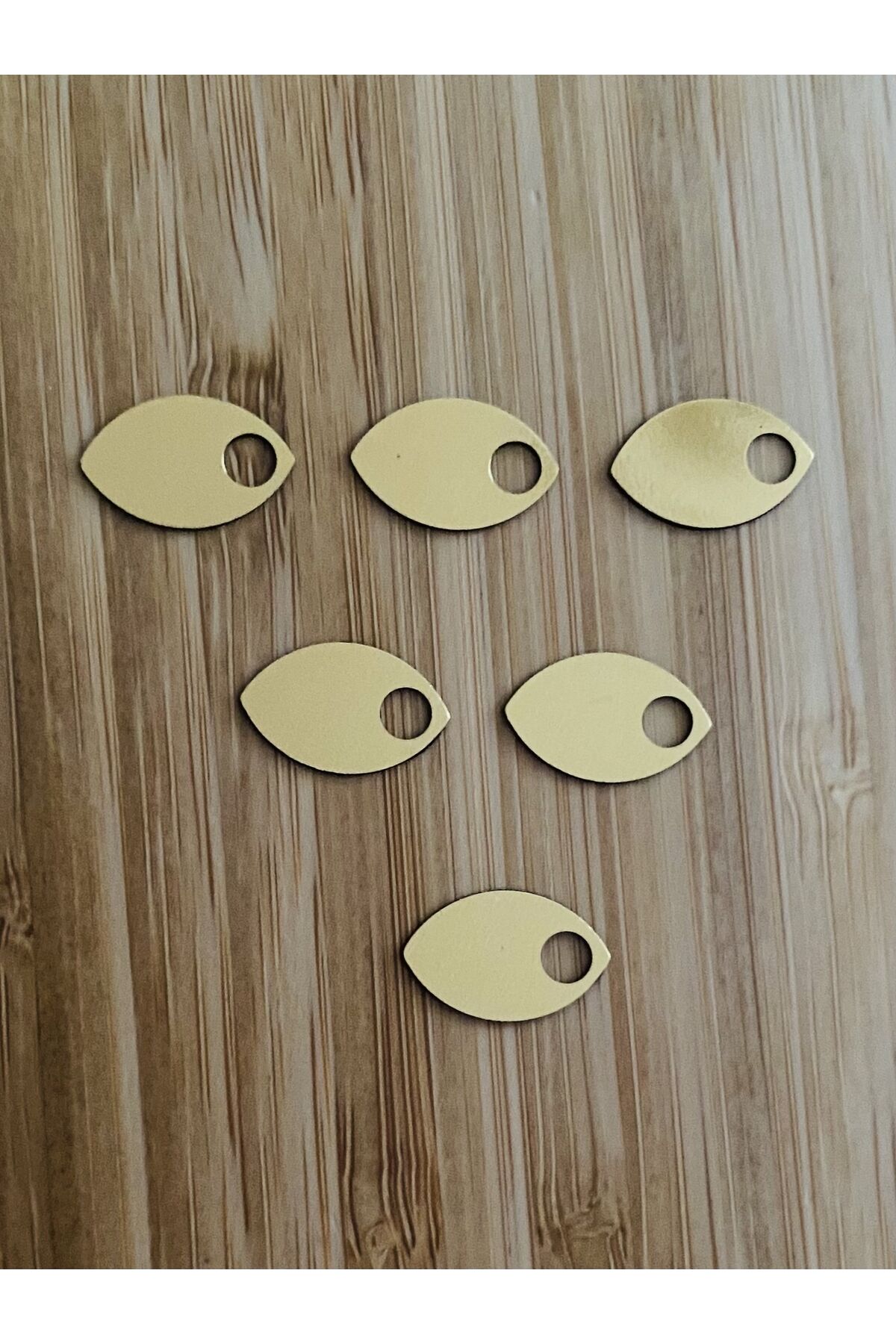 Kaplama akrilik plastik balık el işleme pul. 20 gram.