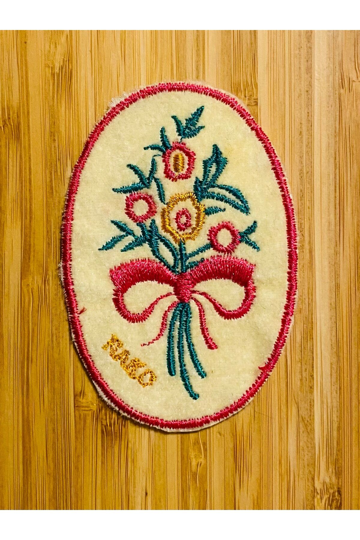 Arma Dikmeli Kadife Kumaş Oval  6.5x9.5cm. Ekru.