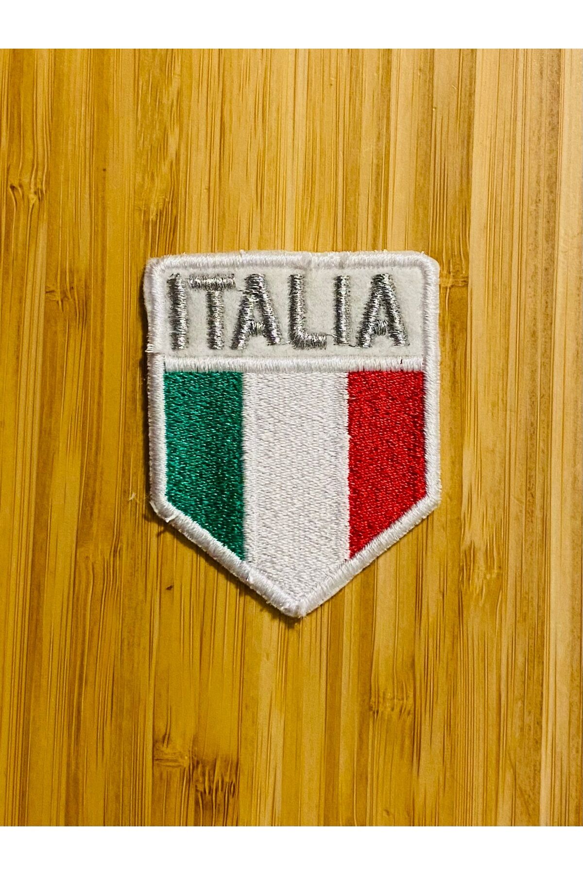 Arma Dikmeli Keçe Kumaş İtalia 5x6cm. Beyaz/Yeşil/Kırmızı. 1 adet.