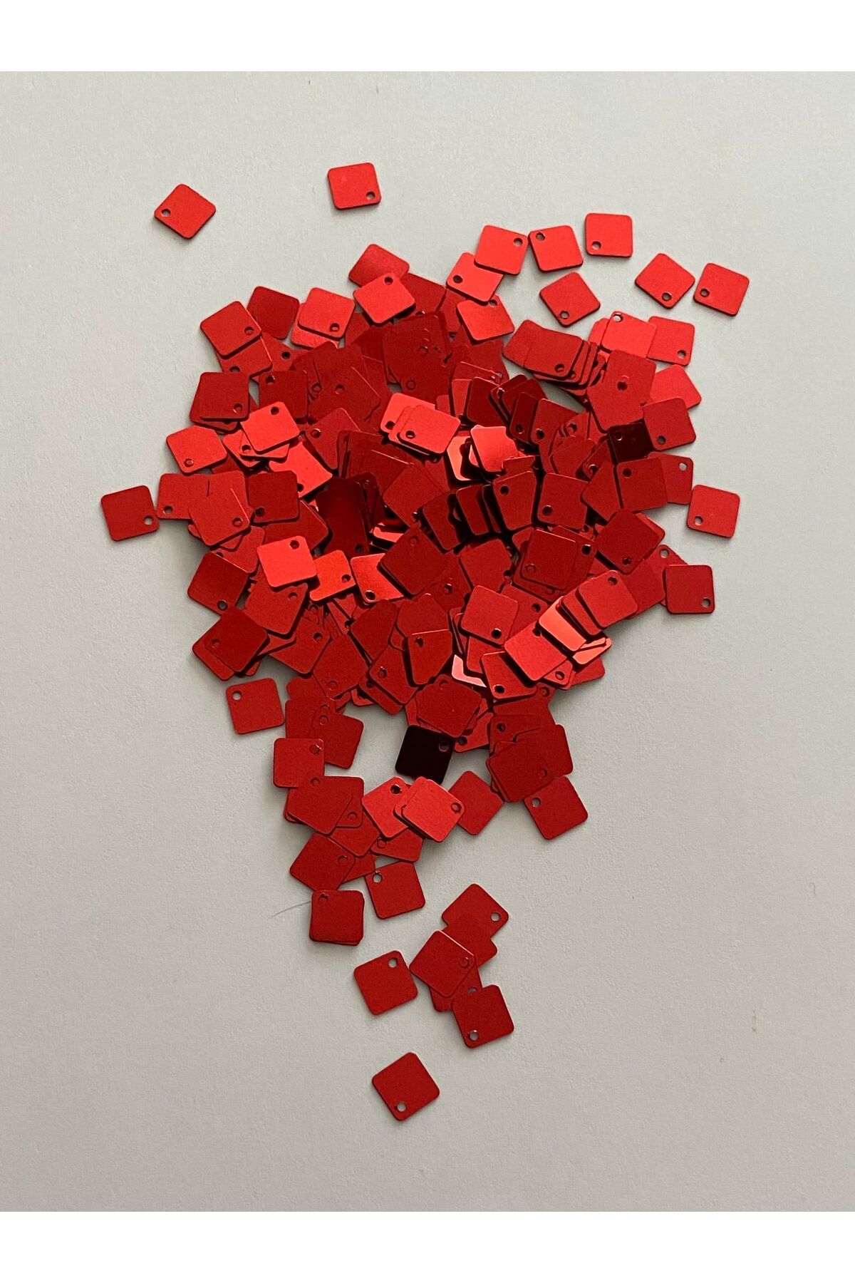 Oya,havlu, Halay Mendili Yan Delikli Kare El Işleme Pul Krmız 8mm 20gr. Tahmini 680 Adet.