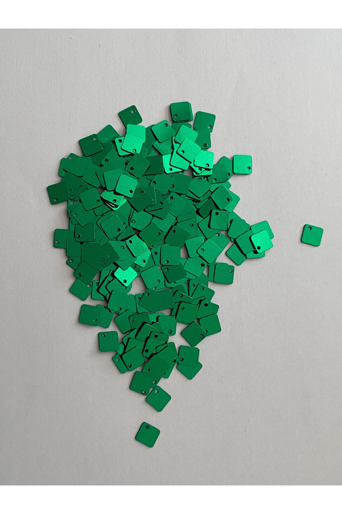 Oya,havlu, Halay Mendili Yan Delikli Kare El Işleme Pul Yeşil 8mm 20gr. Tahmini 680 Adet