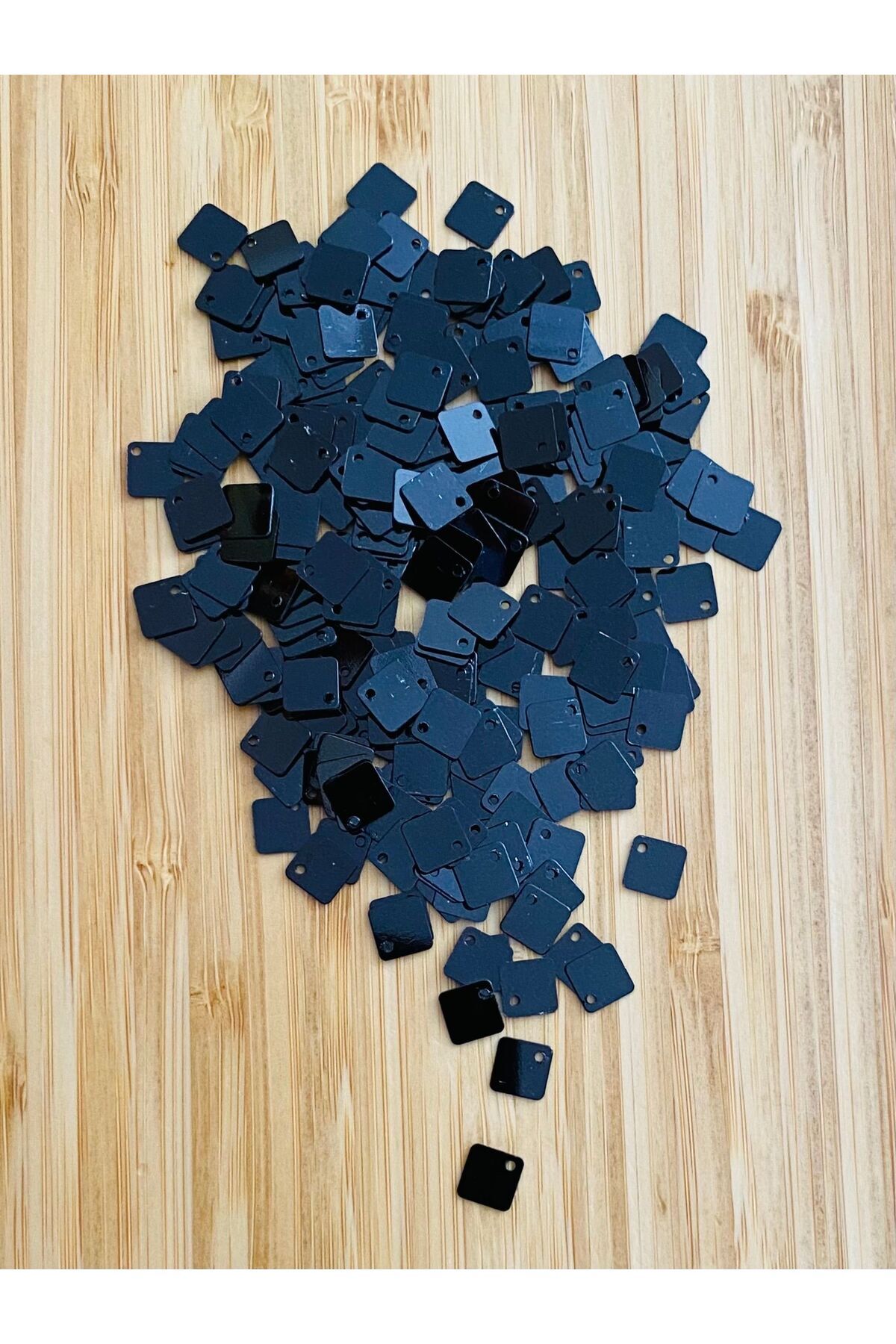 Oya,havlu,halay Mendili Yan Delikli Kare El Işleme Pul Siyah 8mm 20gr. Tahmini 680 Adet