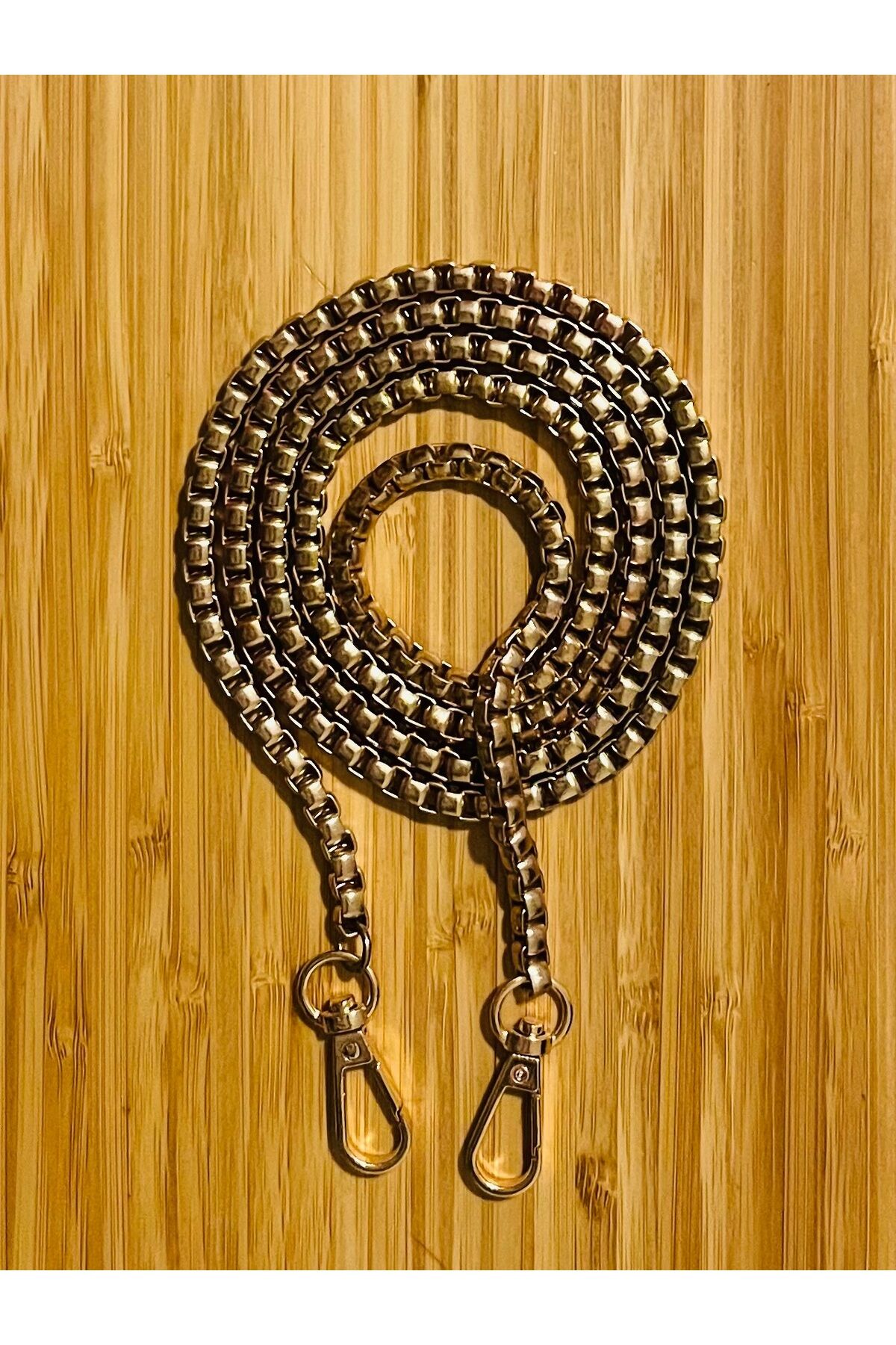 Kare Çanta zincir takımı (Zincir ve 2 adet kanca) Kanca dahil uzunluk: 123 cm.