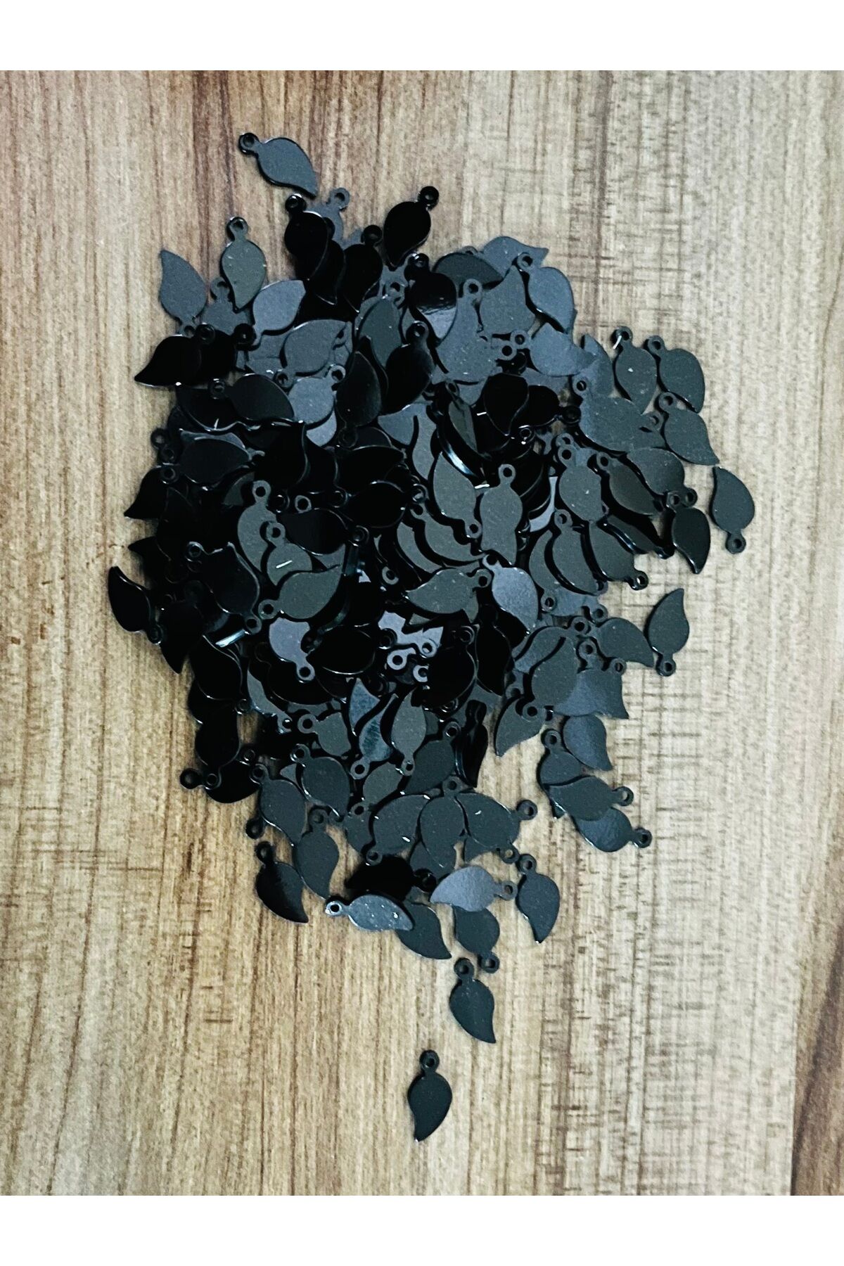 Siyah Kulplu Mini Yaprak Oya, Abiye, Halhal, Bileklik, Kolye. Pleksi Plastik El Işleme Pul. 20gr