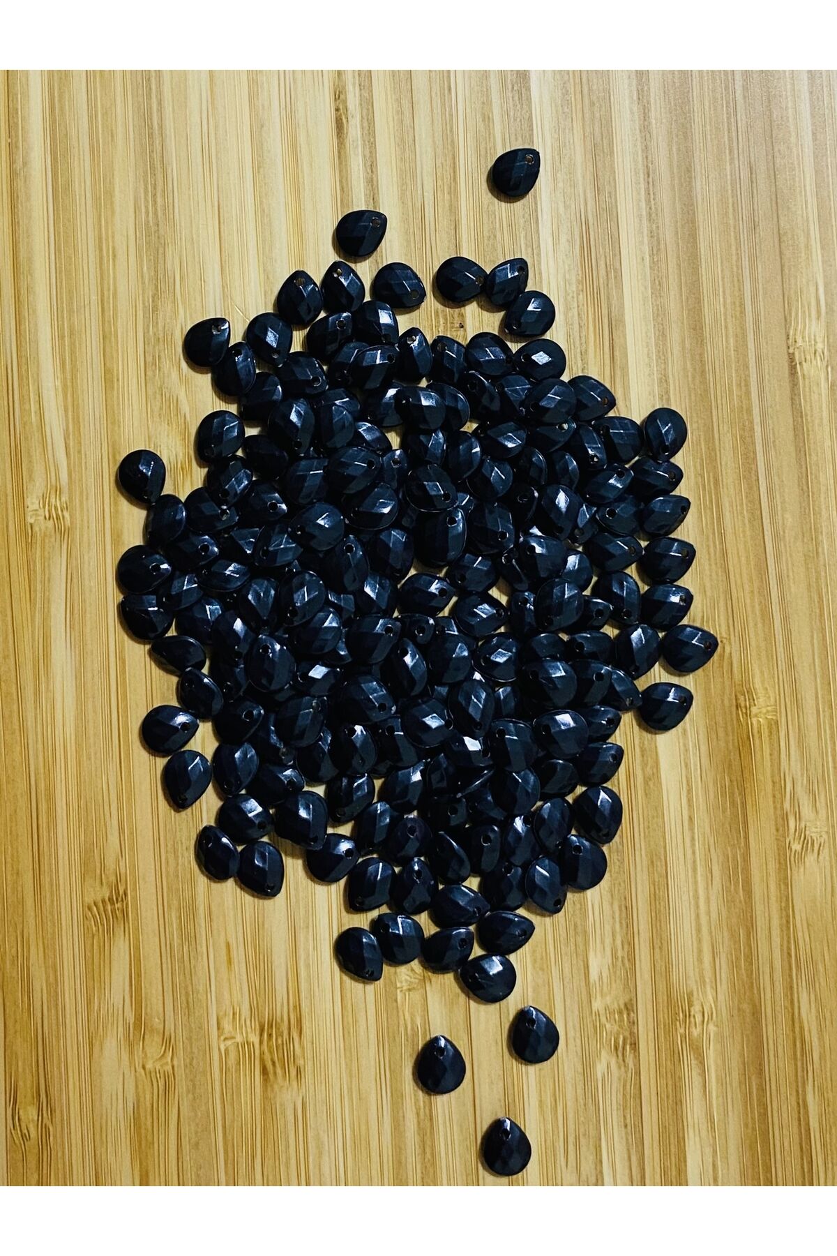 Siyah Oya, Abiye, Havlu, Takı, Örgü vb. El İşi Plastik Gözyaşı Damla Boncuk. 25gr. Tahmini 195 Ad.