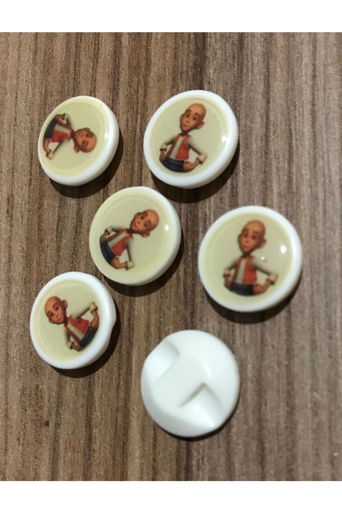 Keloğlan Parlak Plastik Bebe Düğmesi. 15mm 6'lı Paket.