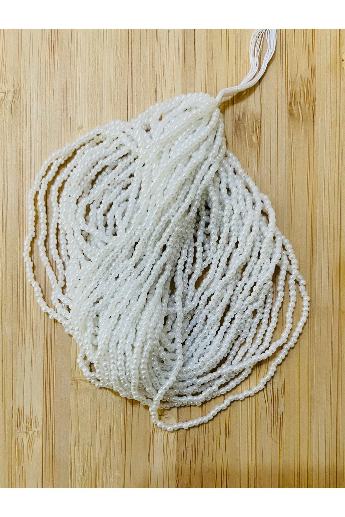 Kemik Rengi. Kum Boncuk Çekoslovakya, Adana, Hapishane Işi, Iğne Oyası Ve Işleme Boncuğu 12dizi.