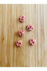 Desenli Natürel Ahşap Düğme 15mm.  5'li Paket. Çilek