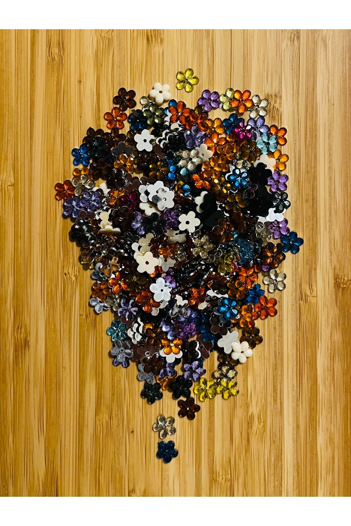 Papatya Işleme Pul. Paket Içi Tahmini 230 Adet. Renk: Renkli.