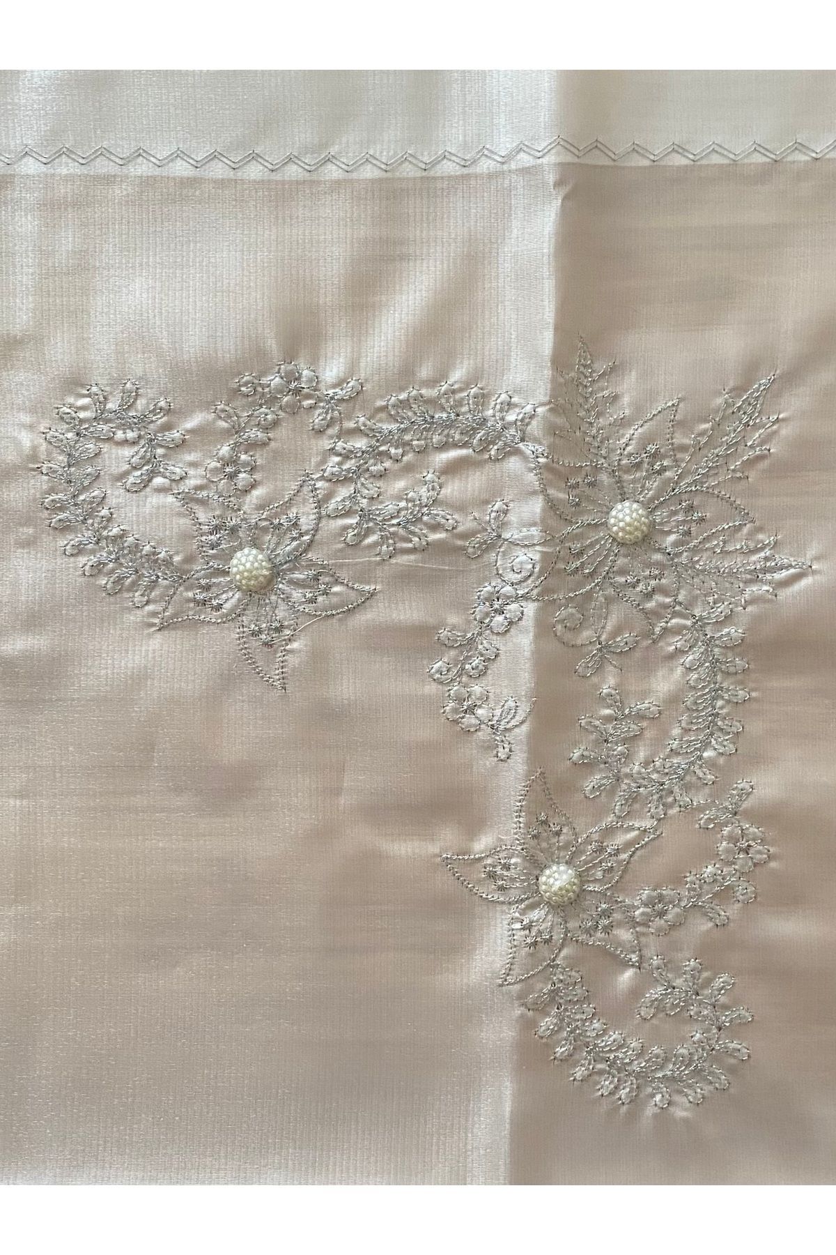 Kına Ve Düğün Etkinlikleri Için Işlemeli Ve Incili Bohça. 90cm X 90cm. Krem. 2 Adet