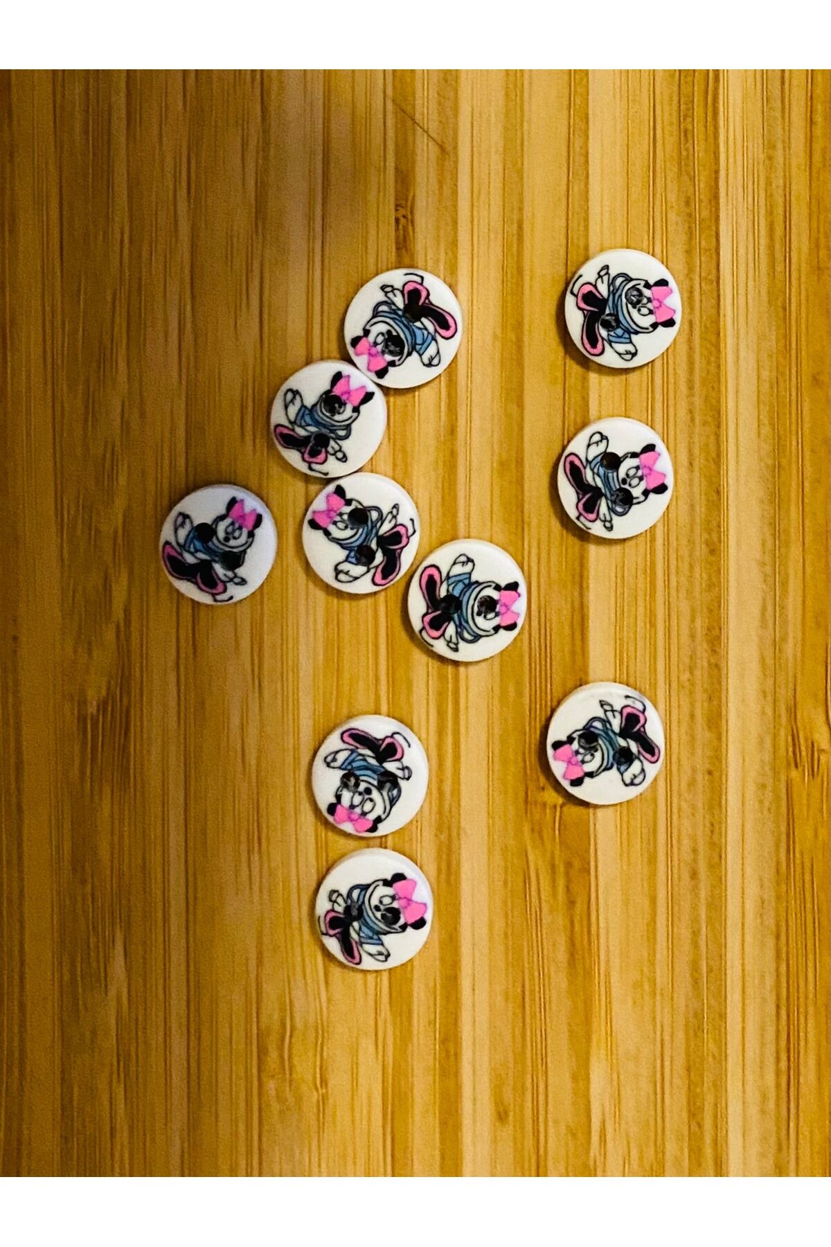 Desenli Yumuşak Düğme 13 mm 10'lu pkt. Beyaz/Karakter Desenli.