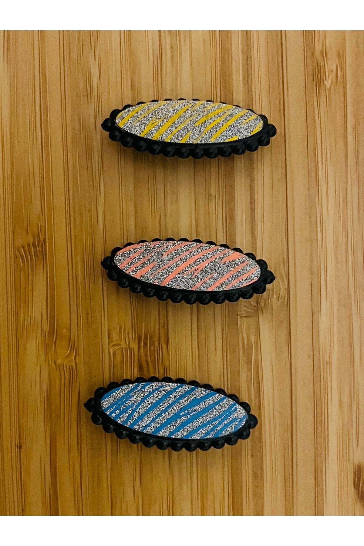 Kilitli Şal ve Eşarp İğnesi. 3 adet. Renkli. 18mm x 4 cm.