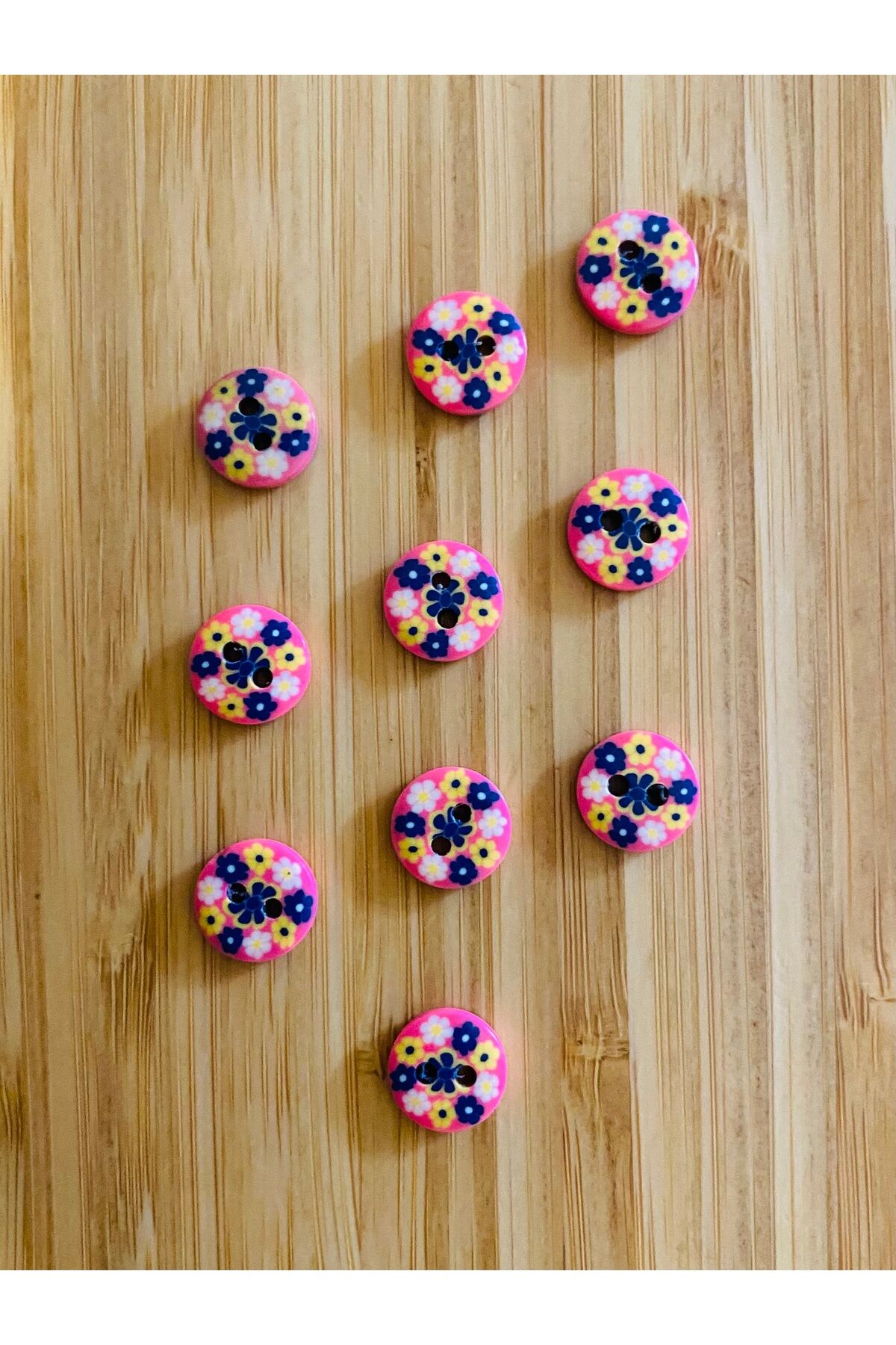Desenli Yumuşak Düğme 13 mm 10'lu pkt. Renk: Turuncu.