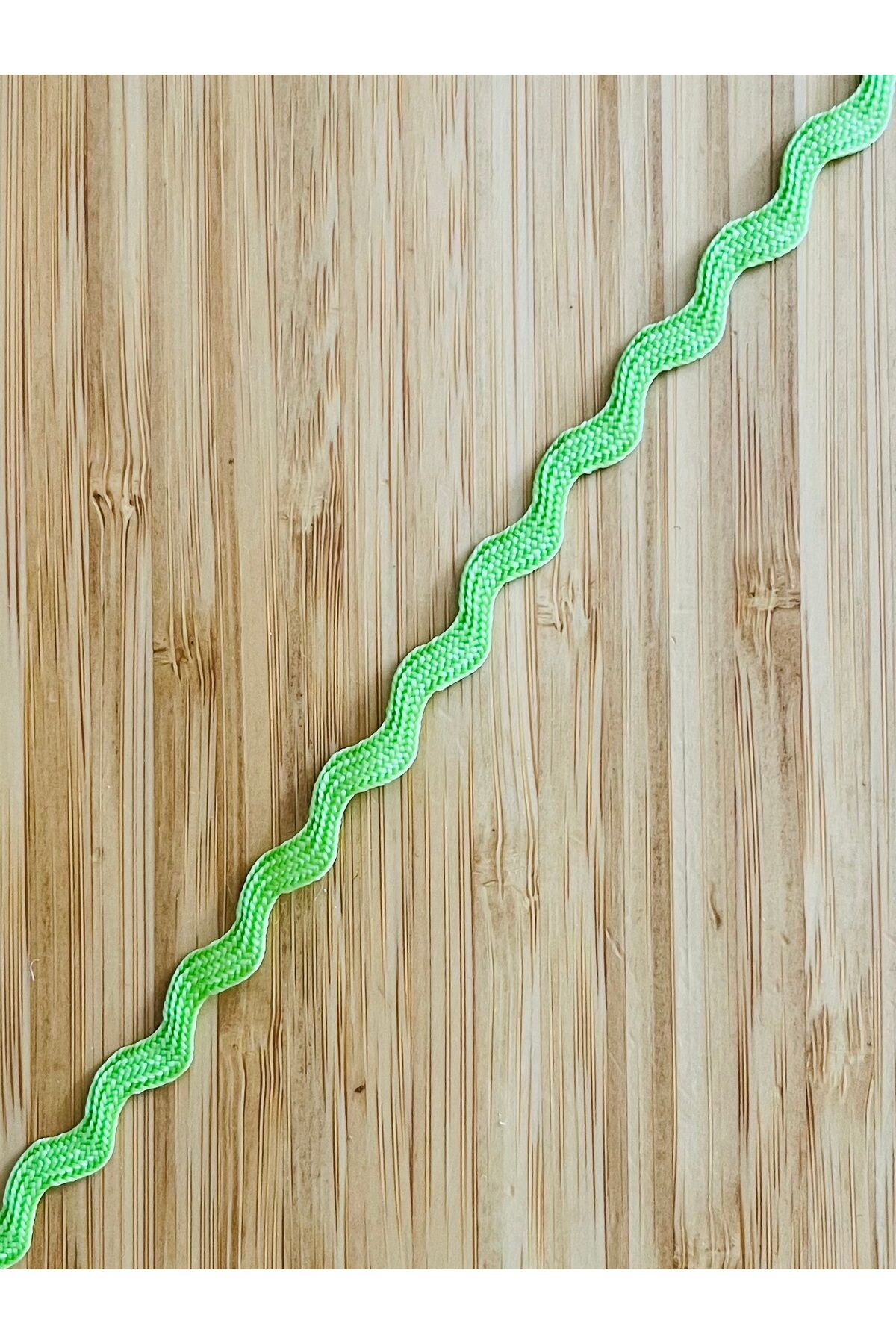 Su Taşı, Dekoratif Şerit. 1cm x 18 metre. Fıstık Yeşili.