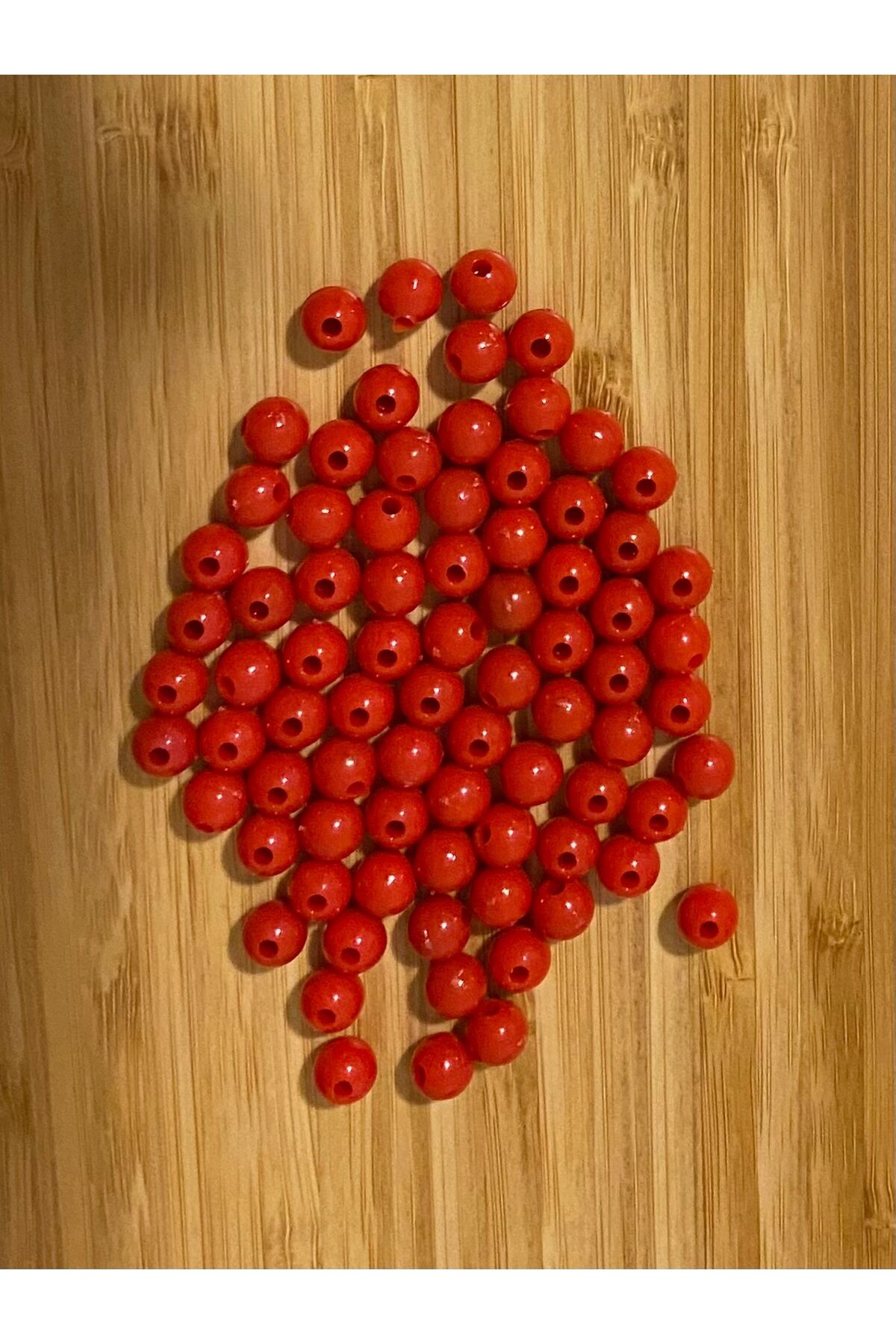 Kiraz Plastik Boncuk 8 mm. 20gr. Tahmini 75- 80 ad. civarı. Kırmızı.
