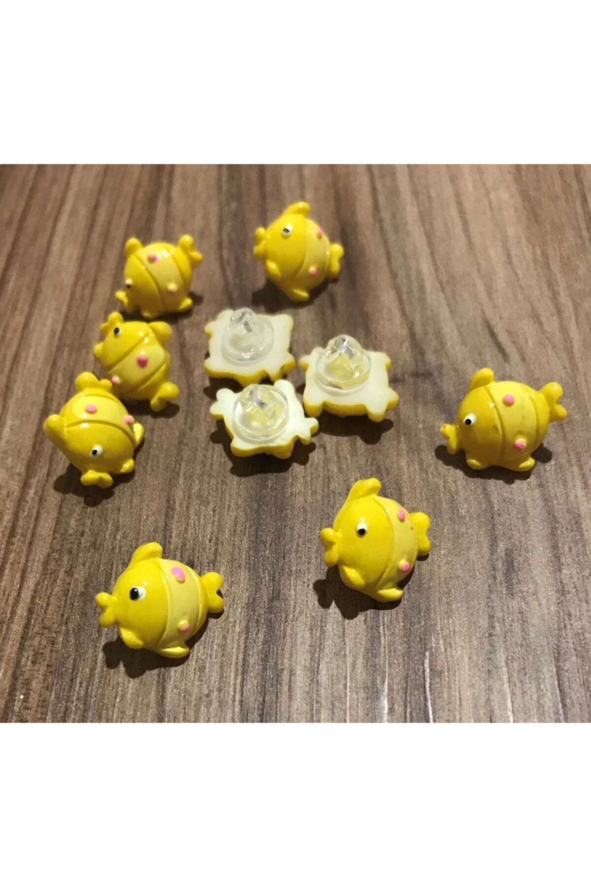 Bebe Balık Düğme 10 Adet. Renk: Sarı.