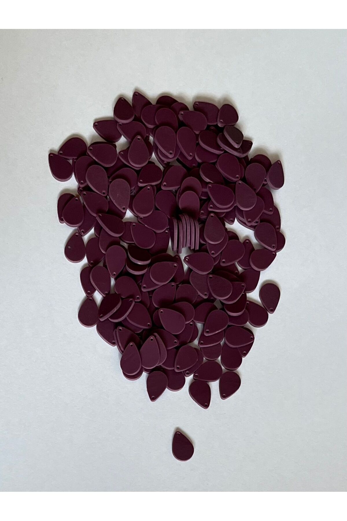 Patik Yazma Abiye Çanta Cüzdan Işleme Damla Pul. Fimo Hamur 25gr Tahmini 190x200adet 8x12mm No;10.