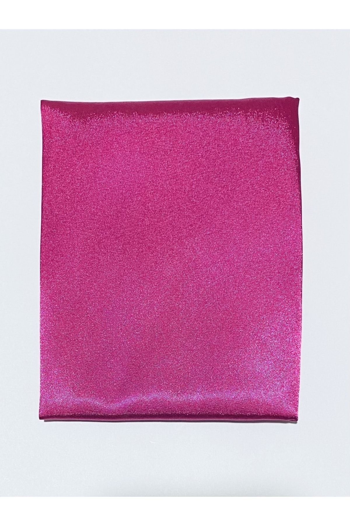 Dikişsiz Saten Bone. Renk: Fuşya.