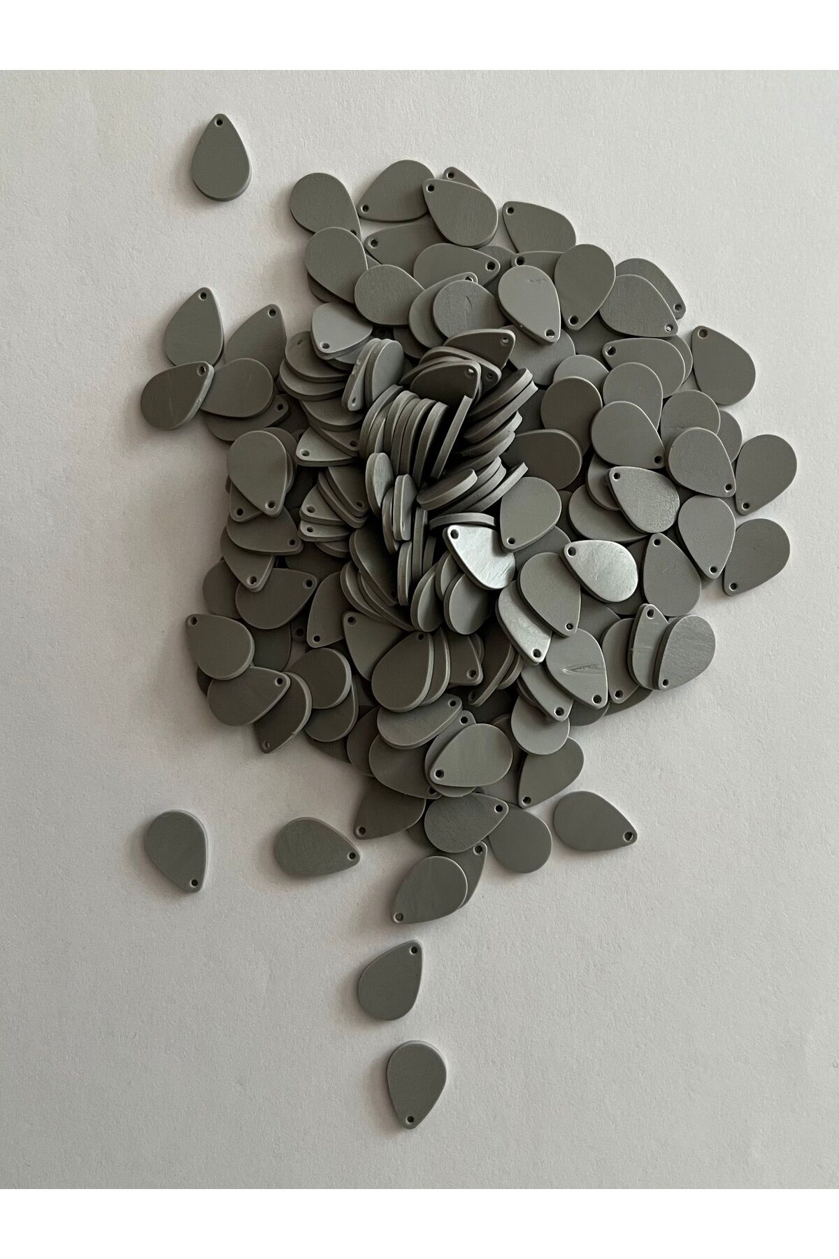 Patik Yazma Abiye Çanta Cüzdan Işleme Damla Pul. Fimo Hamur 25gr Tahmini 190x200adet 8x12mm No;16.