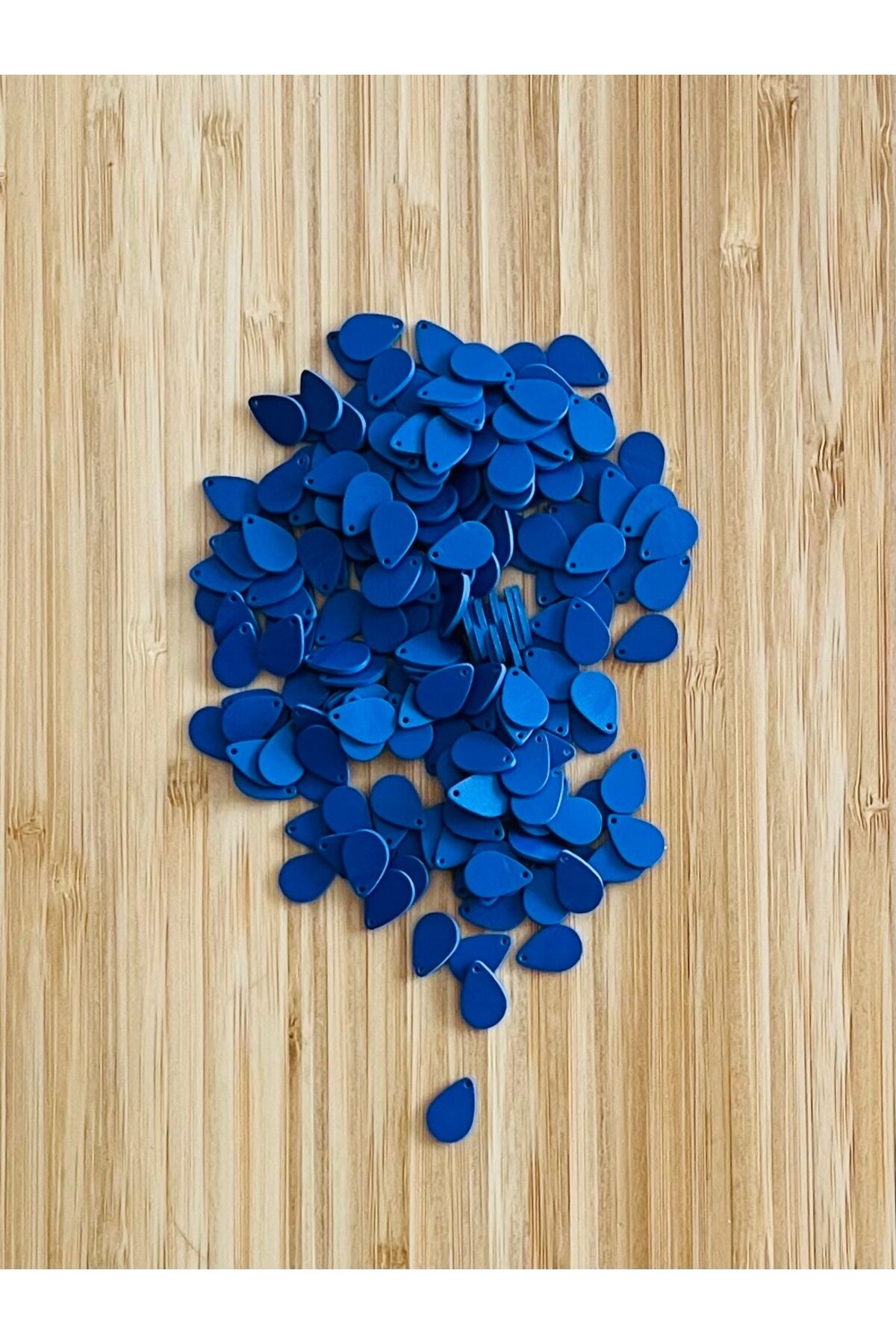 Patik Yazma Abiye Çanta Cüzdan Işleme Damla Pul. Fimo Hamur 25gr Tahmini 190x200adet 8x12mm No;3.