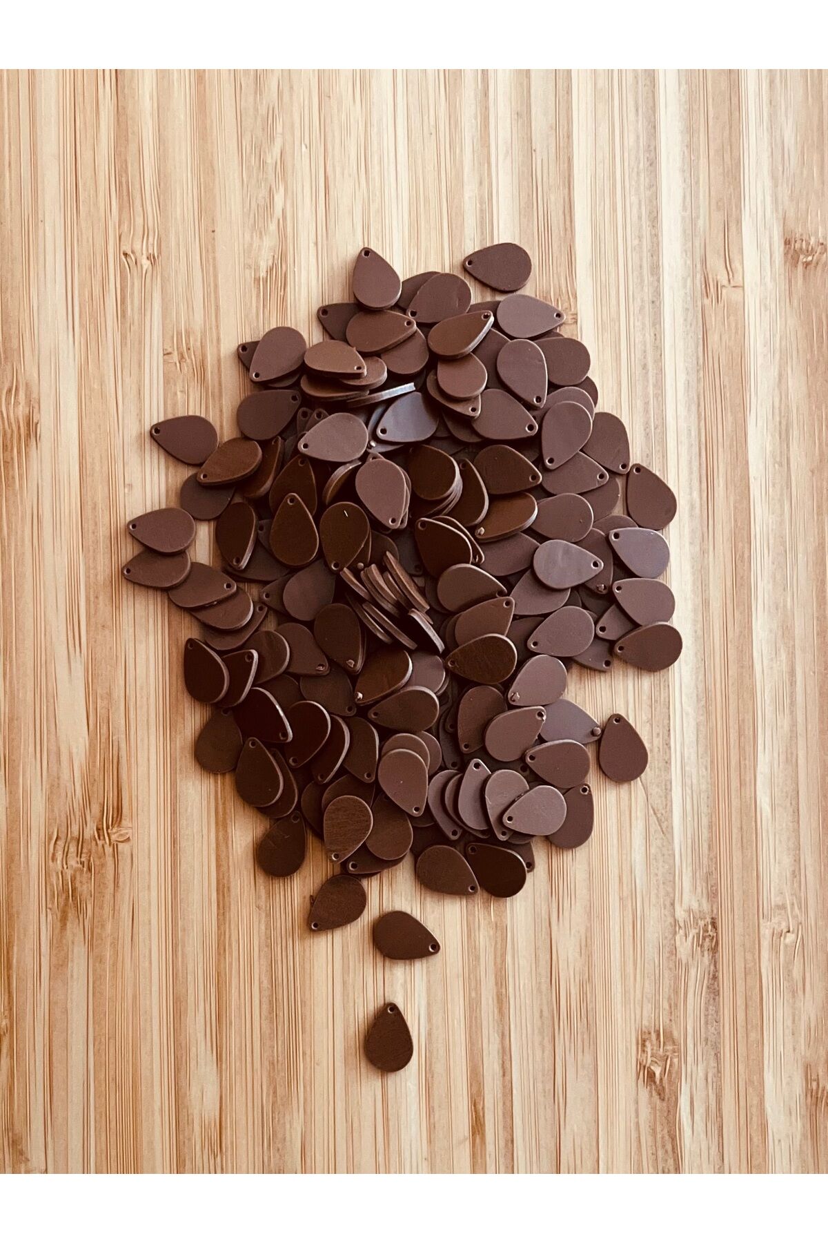 Patik Yazma Abiye Çanta Cüzdan Işleme Damla Pul. Fimo Hamur 25gr Tahmini 190x200adet 8x12mm No;4.