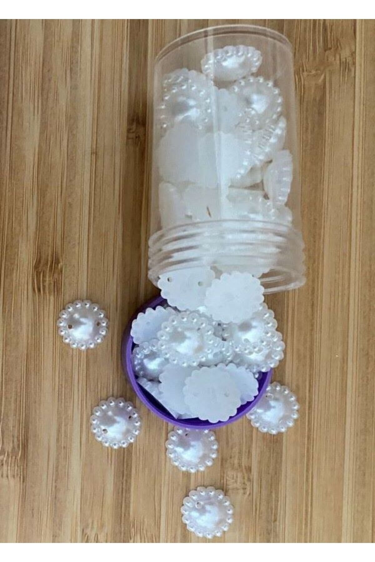 Dikmeli El Işleme Yarım Inci. 13mm. Paket Içi Takriben 54-56 Adet.