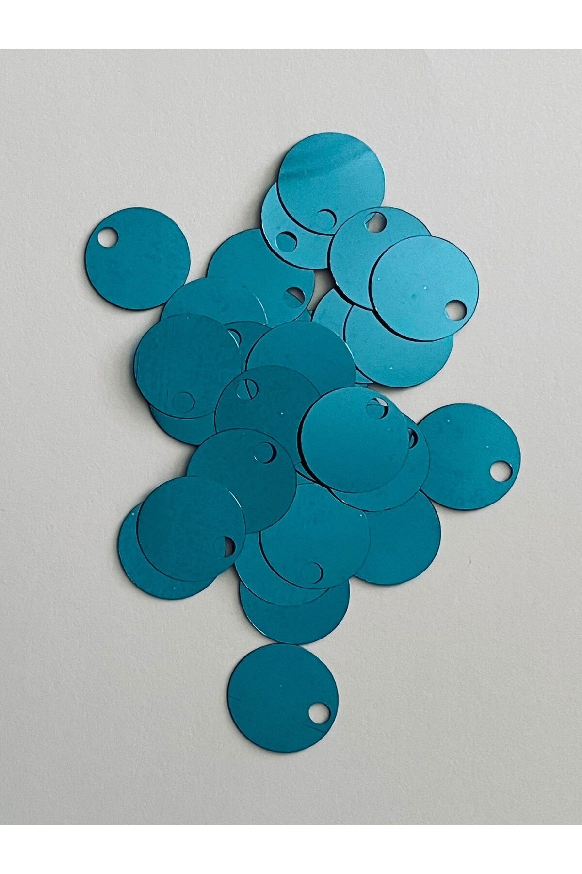 Koyu Turkuaz Rengi Patik, Çanta, Supla, Duvar Süsü Ve Makrame Pul. 20mm 25gr. Tahmini 150 Adet.
