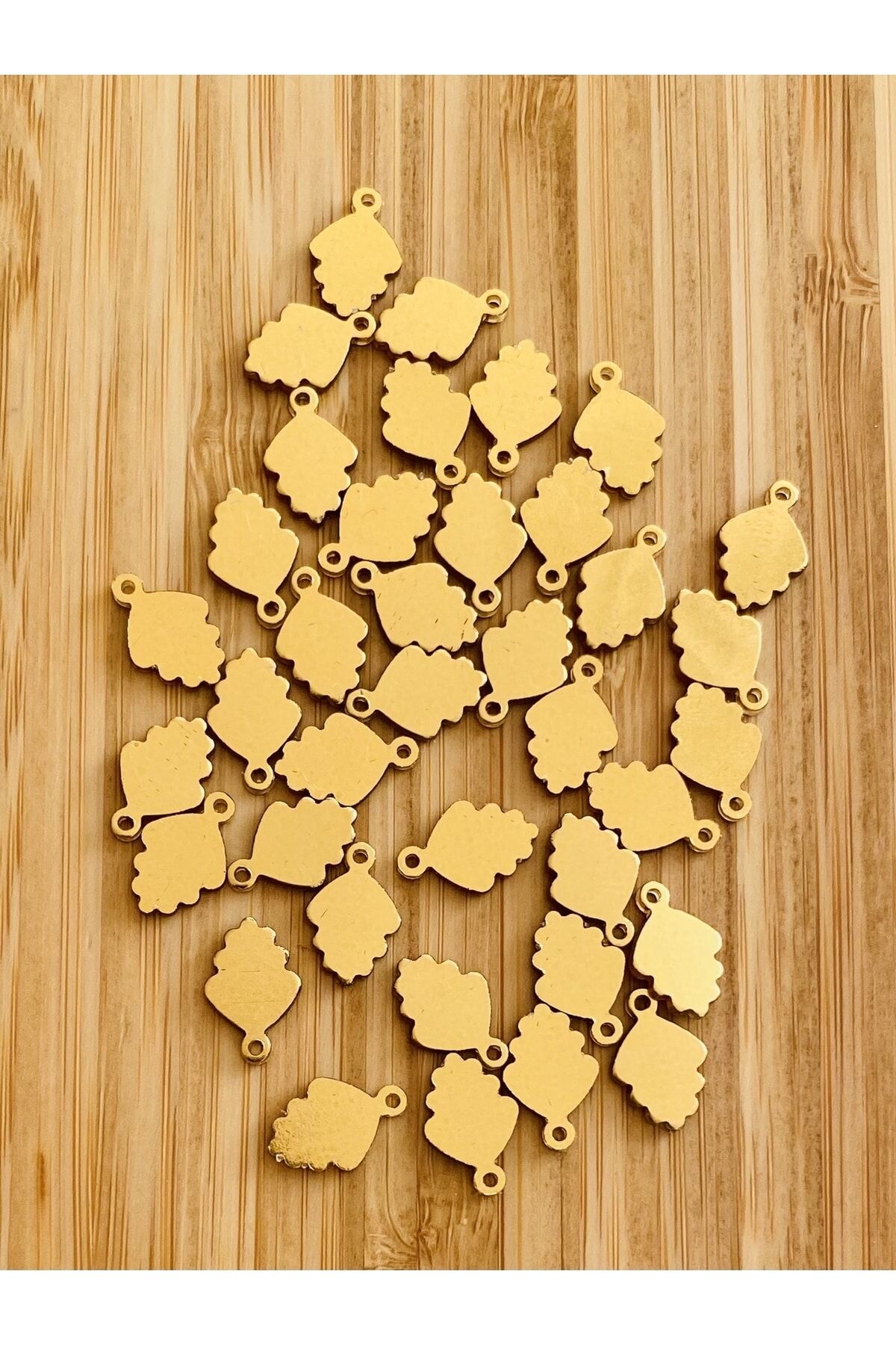 Kozalak Oya, Abiye, Halhal, Bileklik, Kolye Vb. Pleksi Metalik Kaplama Plastik El Işleme Pul. 20gr.