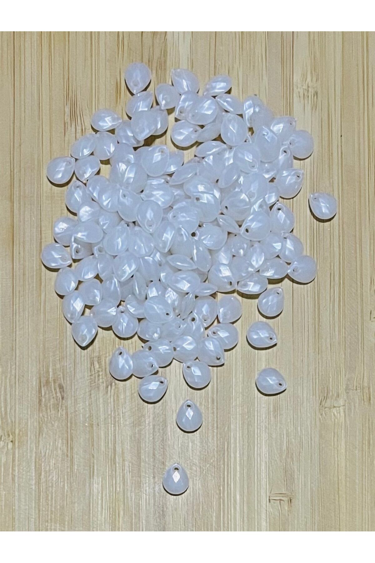 Krem Rengi Oya, Abiye, Takı, Örgü Plastik Gözyaşı Damla Boncuk. 25gr. Tahmini 195 Adet.