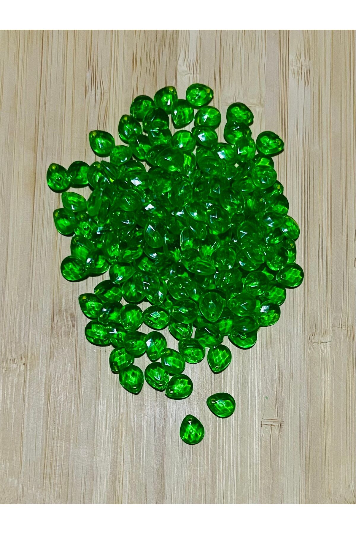 Şeffaf Yeşil Oya, Abiye, Takı, Örgü El Işleme Plastik Gözyaşı Damla Boncuk. 25gr. Tahmini 195 Adet.