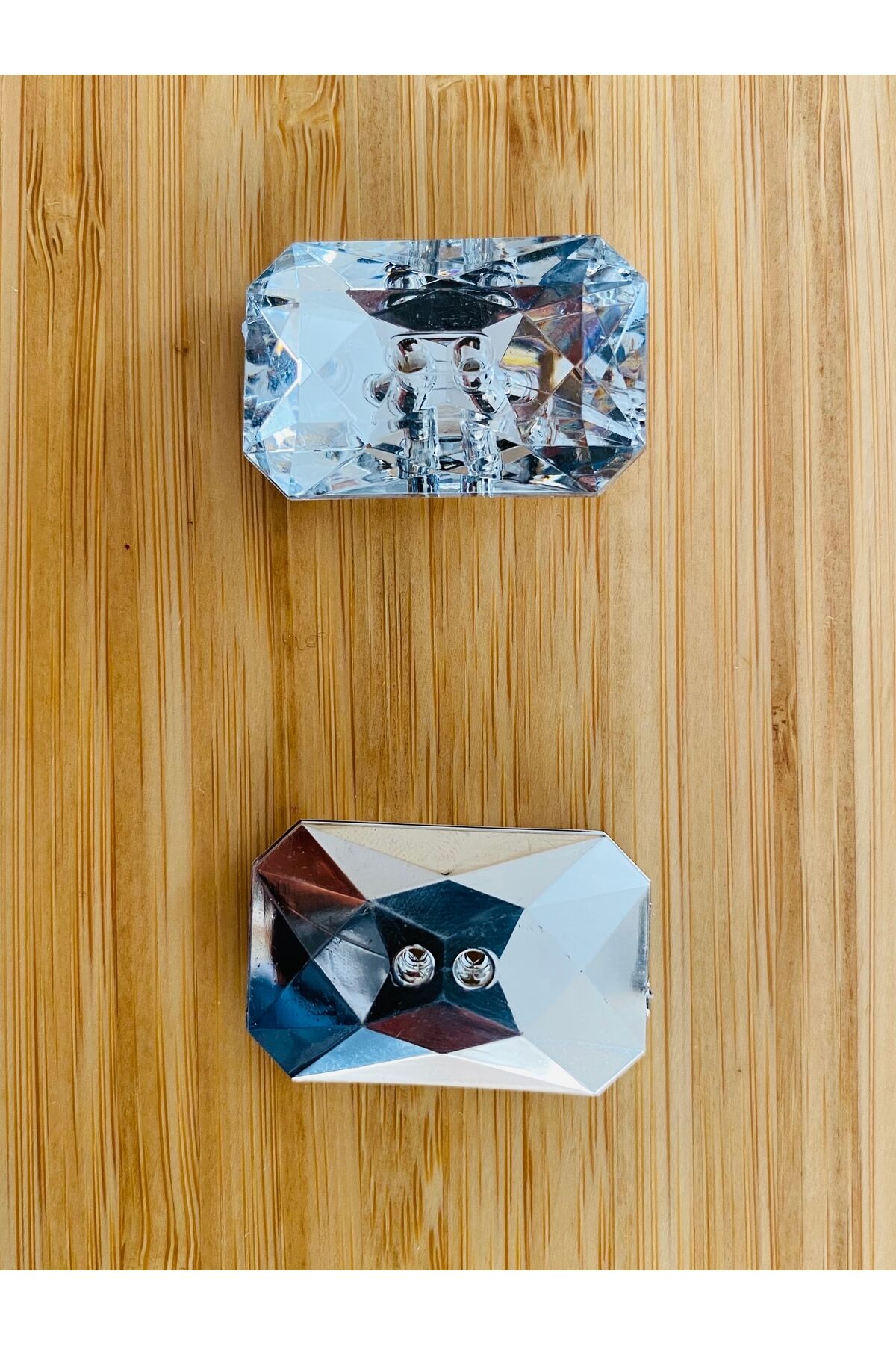 Kristal Taş Görünümlü metalize plastik düğme. 2 adet