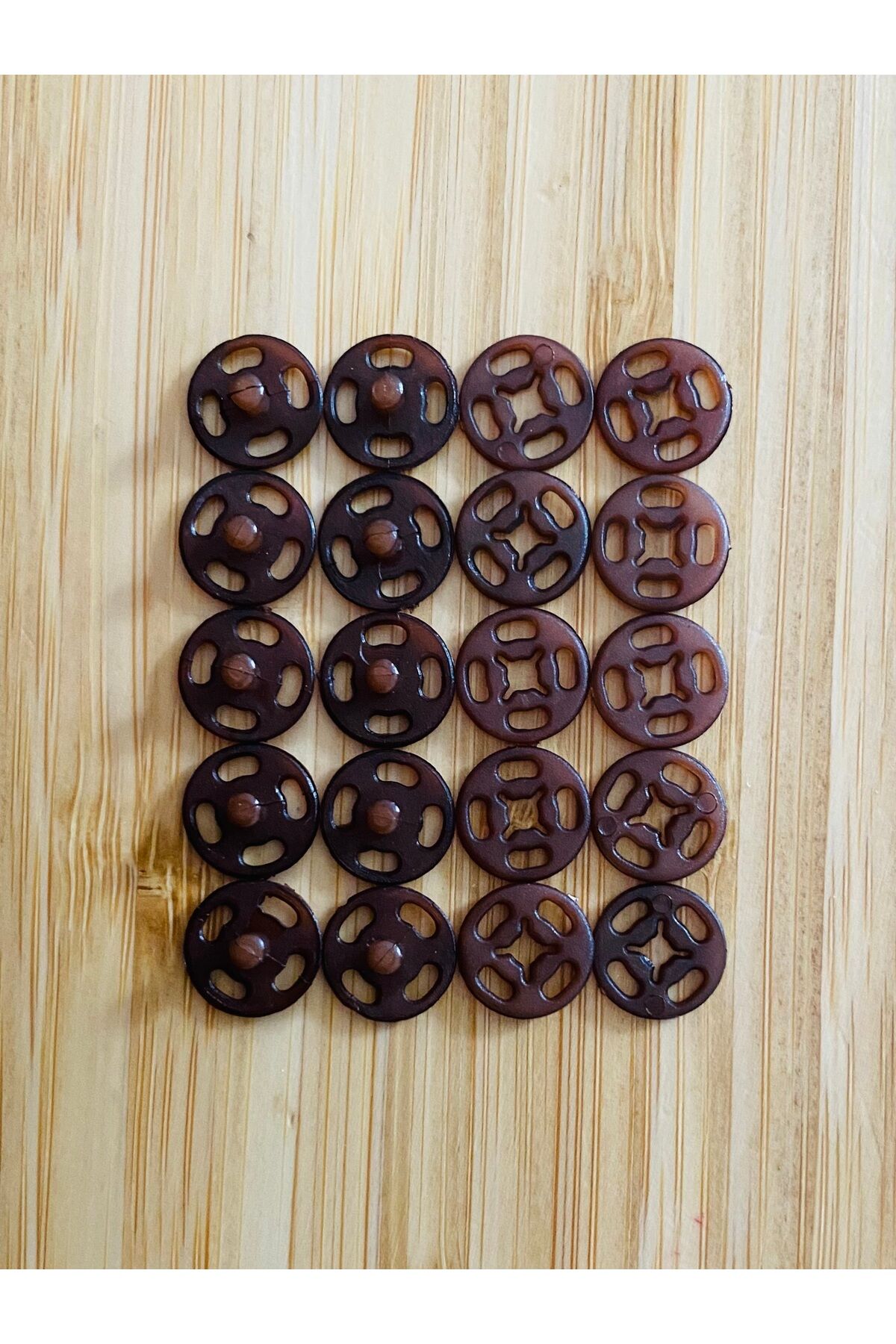 Dikmeli Plastik Çıtçıt 1cm (10mm) 10'lu (10 Çift) Paket. Renk: Kahve.