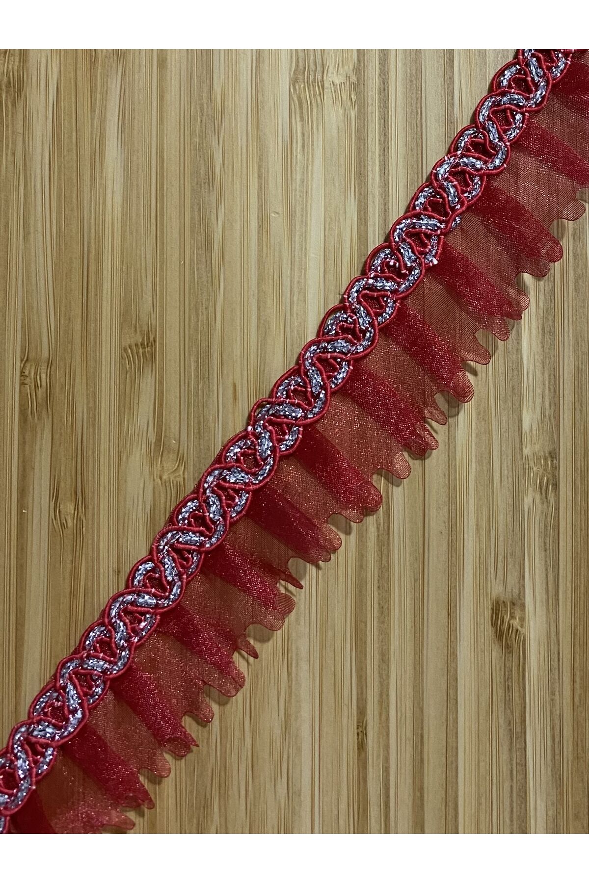 Şeritli organze fırfır. 5 metre. Kırmızı