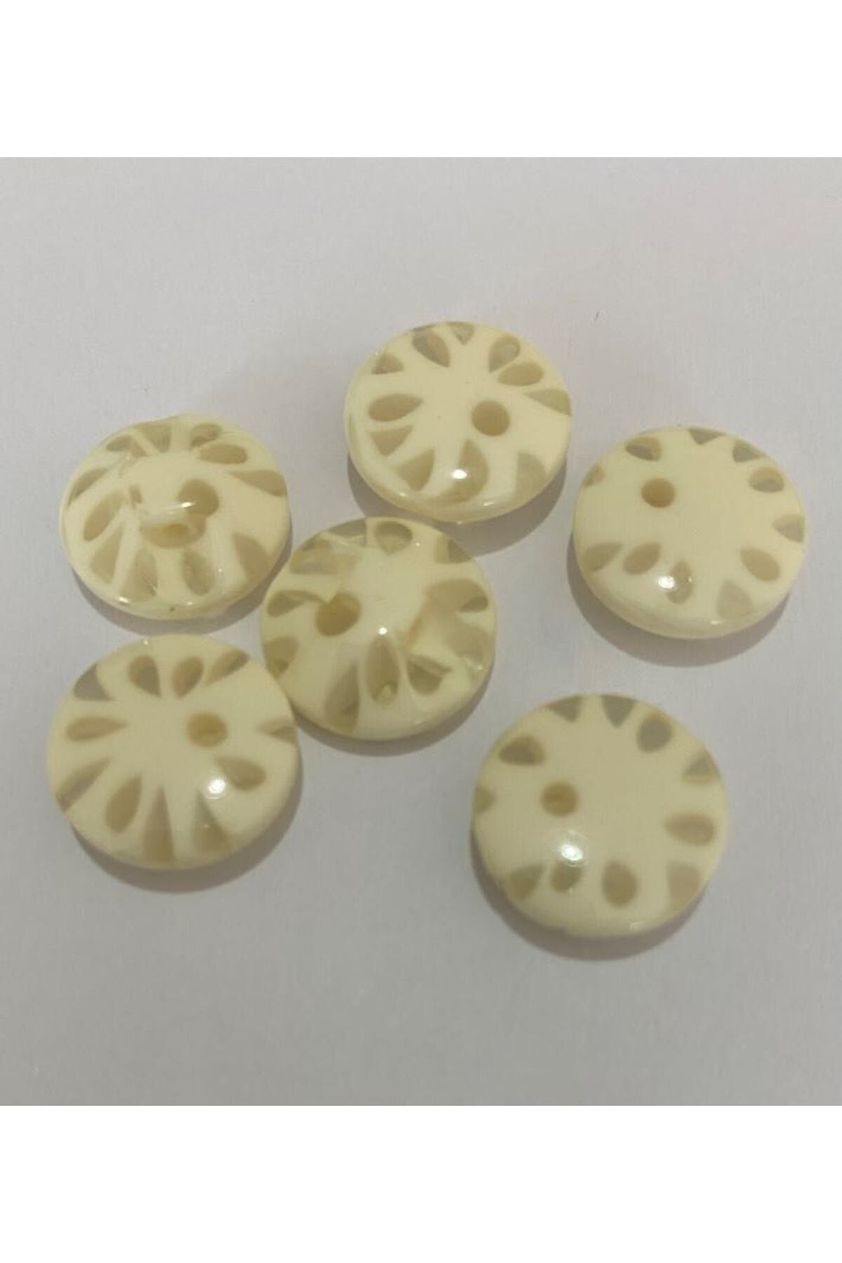 Benekli Polyester Bebe Düğme 1.5cm 6'lı Paket. Krem.
