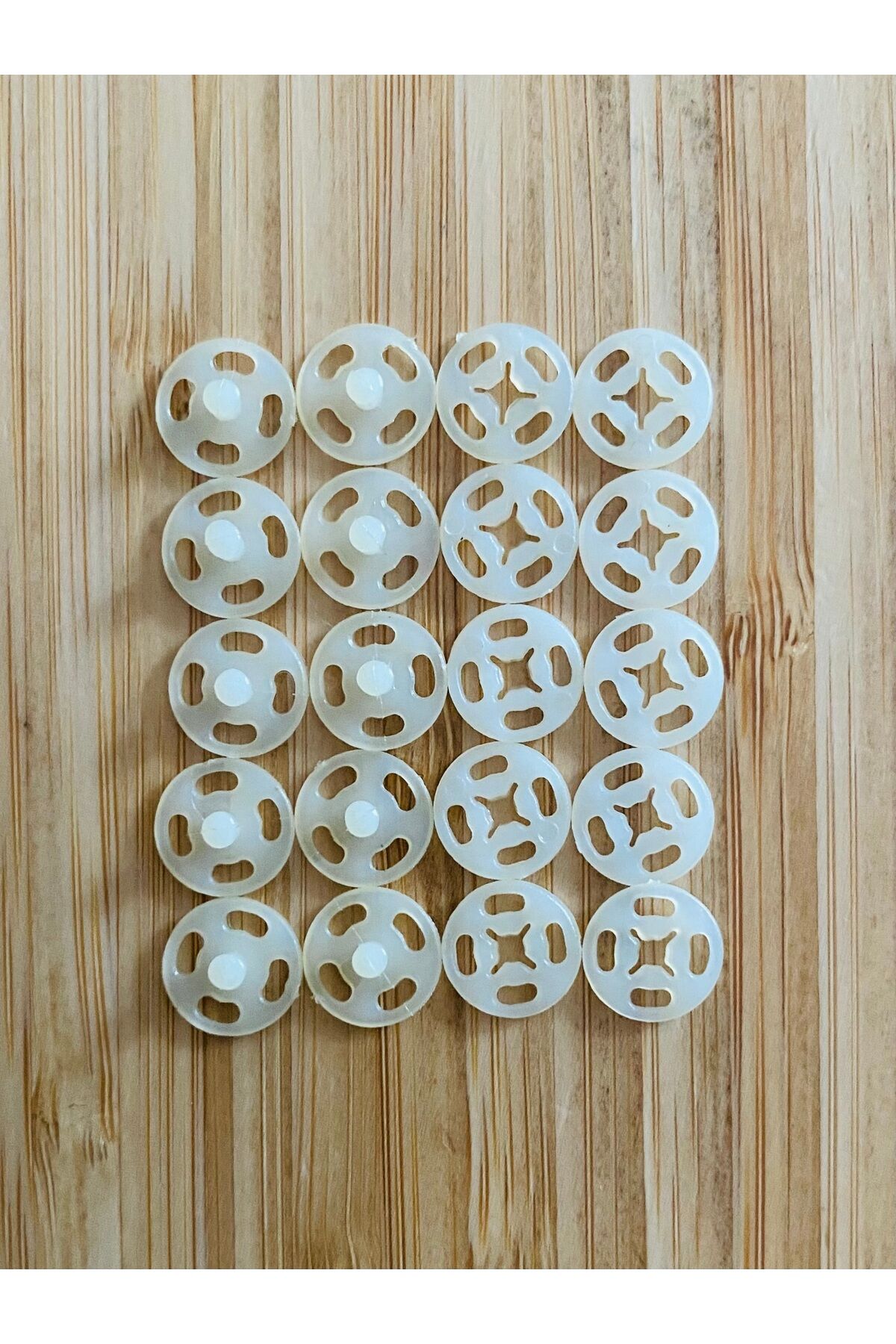 Dikmeli Plastik Çıtçıt 1cm (10mm) 10'lu (10 Çift) Paket. Renk: Krem.