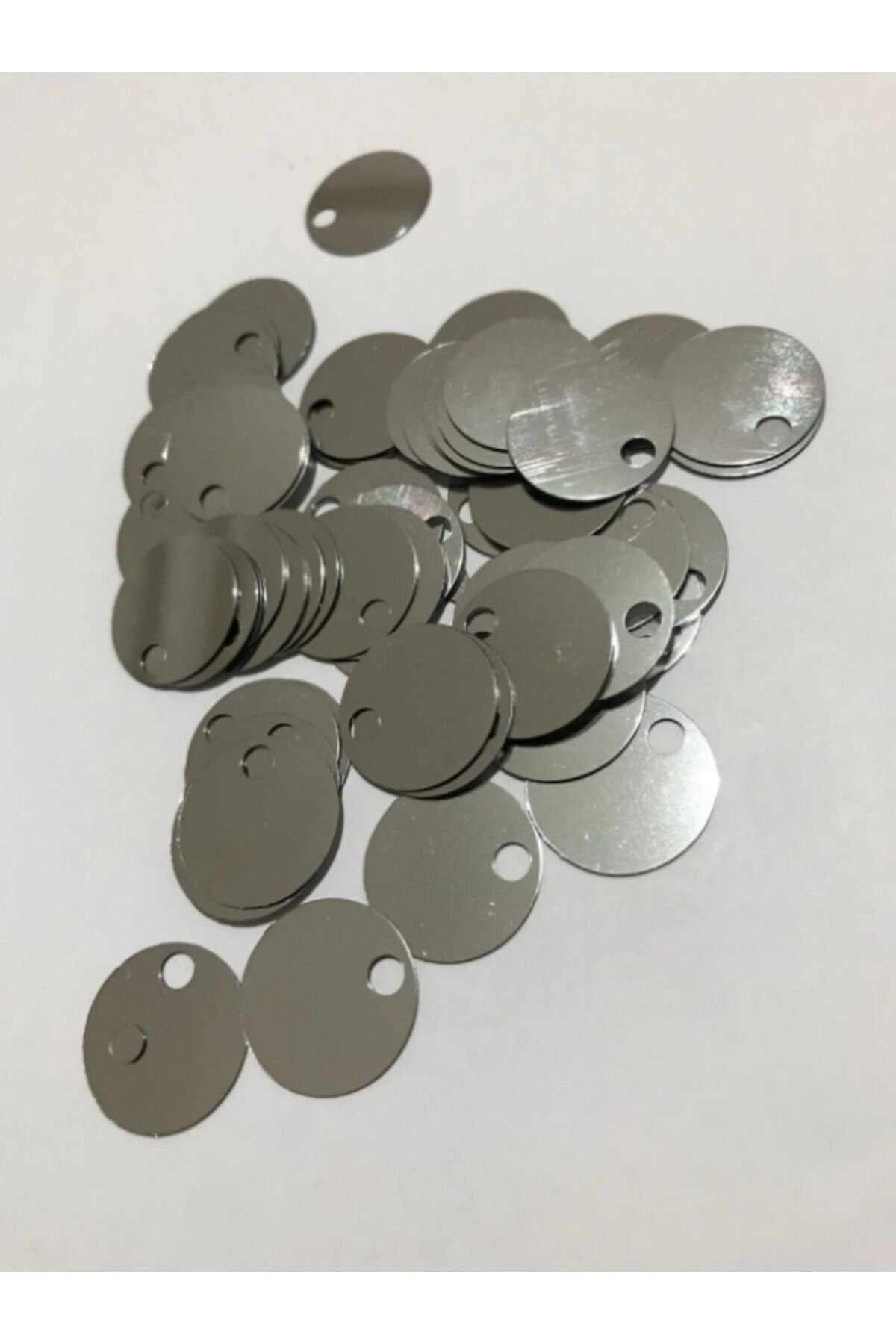 Patik, Çanta, Supla Ve Makrame Pulu 20mm 25gr. Tahminen 150 Adettir.