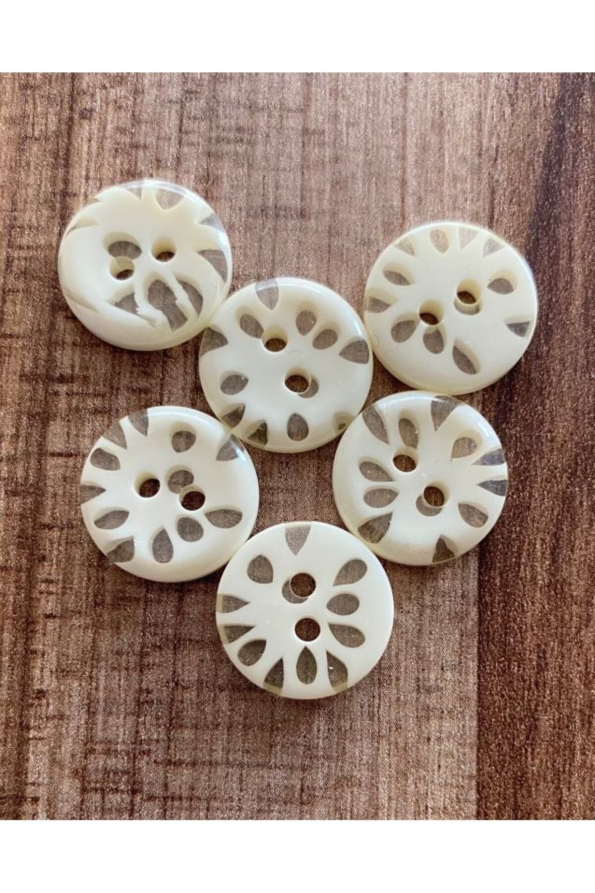 Benekli Polyester Bebe Düğmesi 1.5cm 6'lı Paket