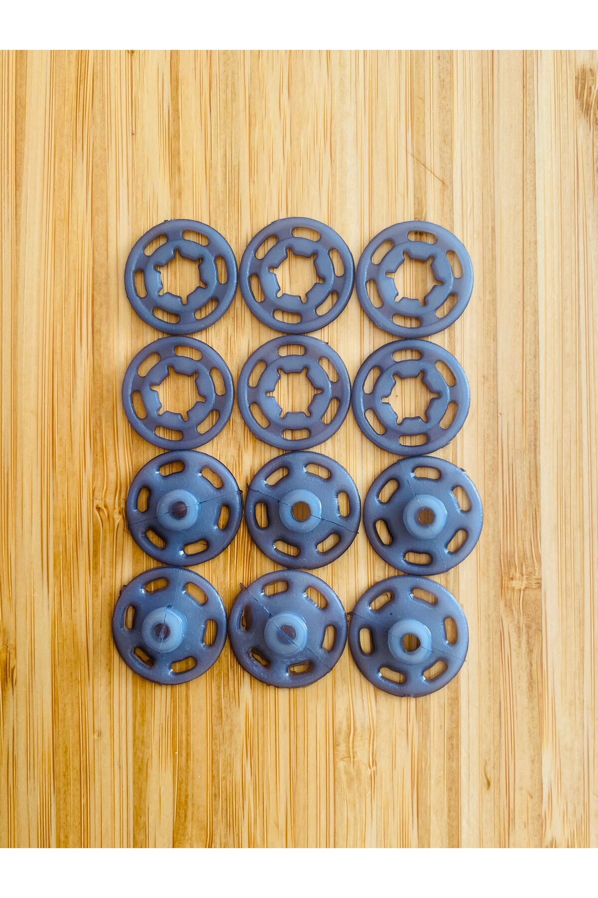 Dikmeli Plastik Çıtçıt 21mm 6'lı Paket (6 çift)  Renk: Gri.