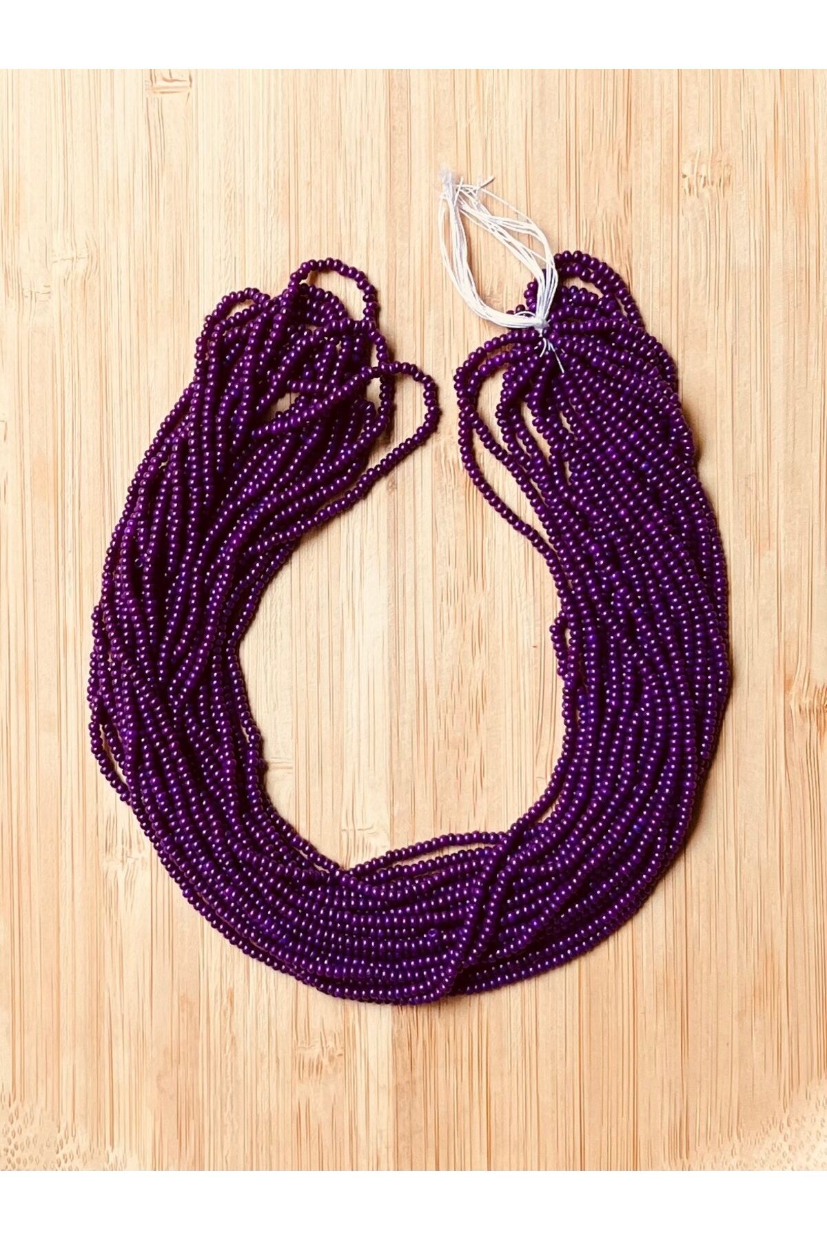 Patlıcan Moru Tonu 12dizi. Çekoslovakya, Adana, Hapishane Işi, Iğne Oyası Kum Boncuğu.