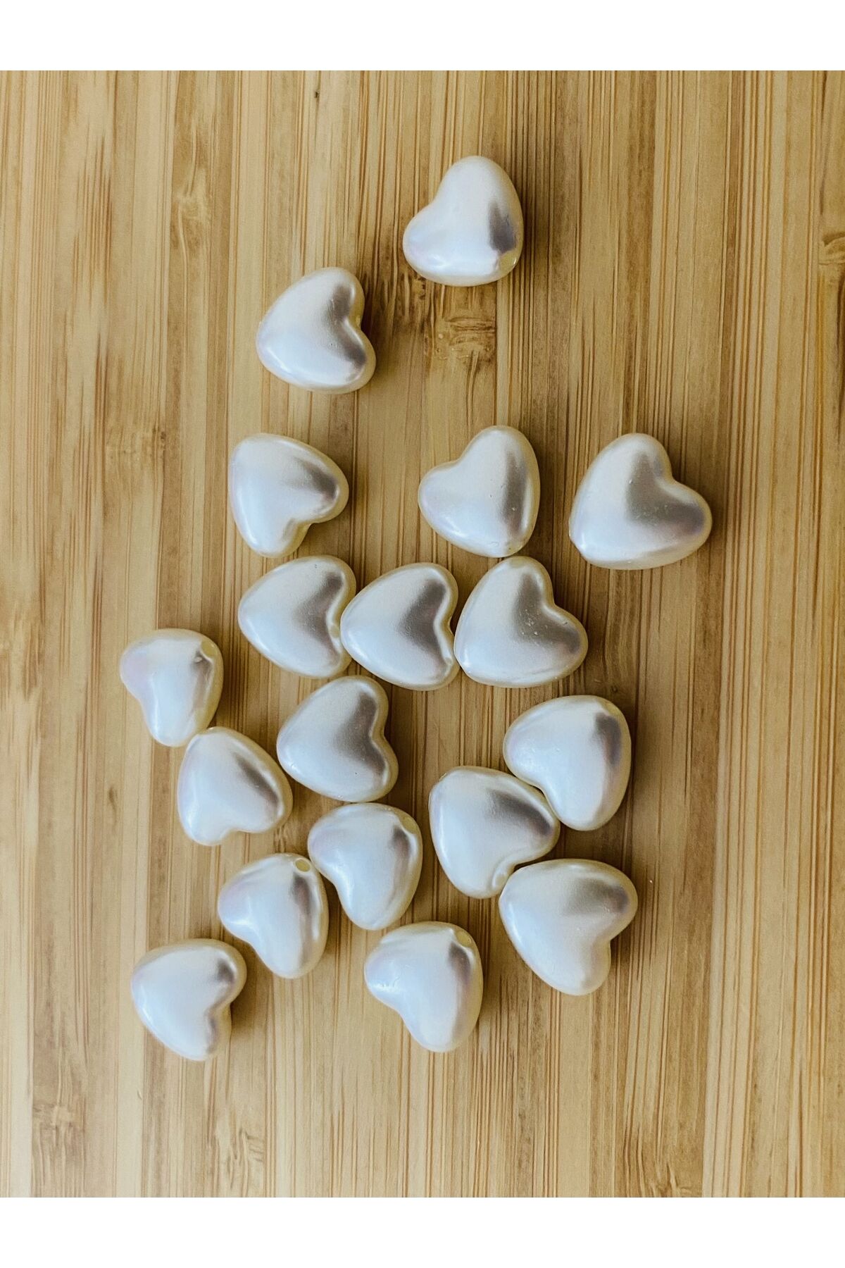 Takı Vb (BİLEKLİ, KOLYE, HALHAL VE KÜPE) El Işleme Barok Kalp Inci. 25gr. Tahmini 55 Adet. Krem.