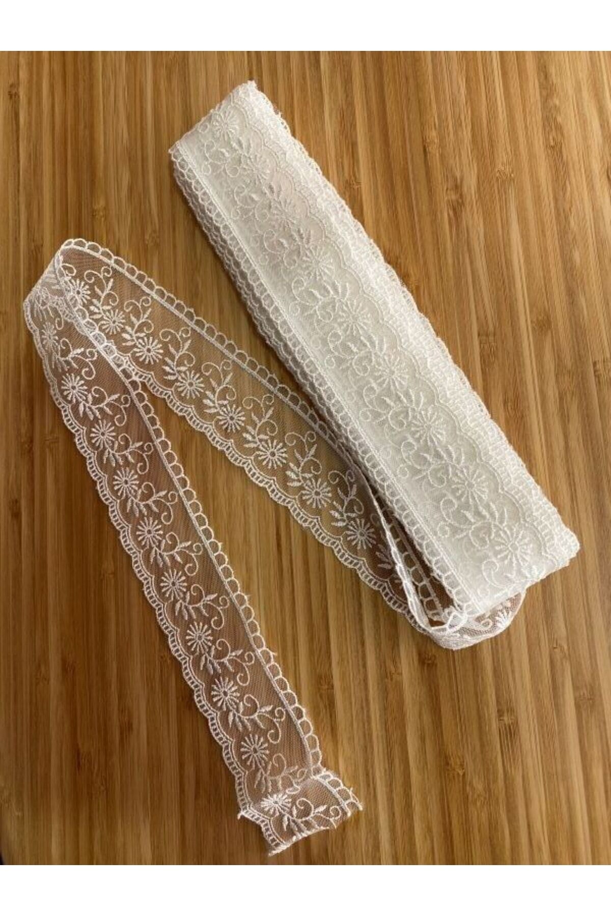 Perde Tül Seccade Ve Abiye Süsleme Güpür 4cmx9metre. Beyaz.