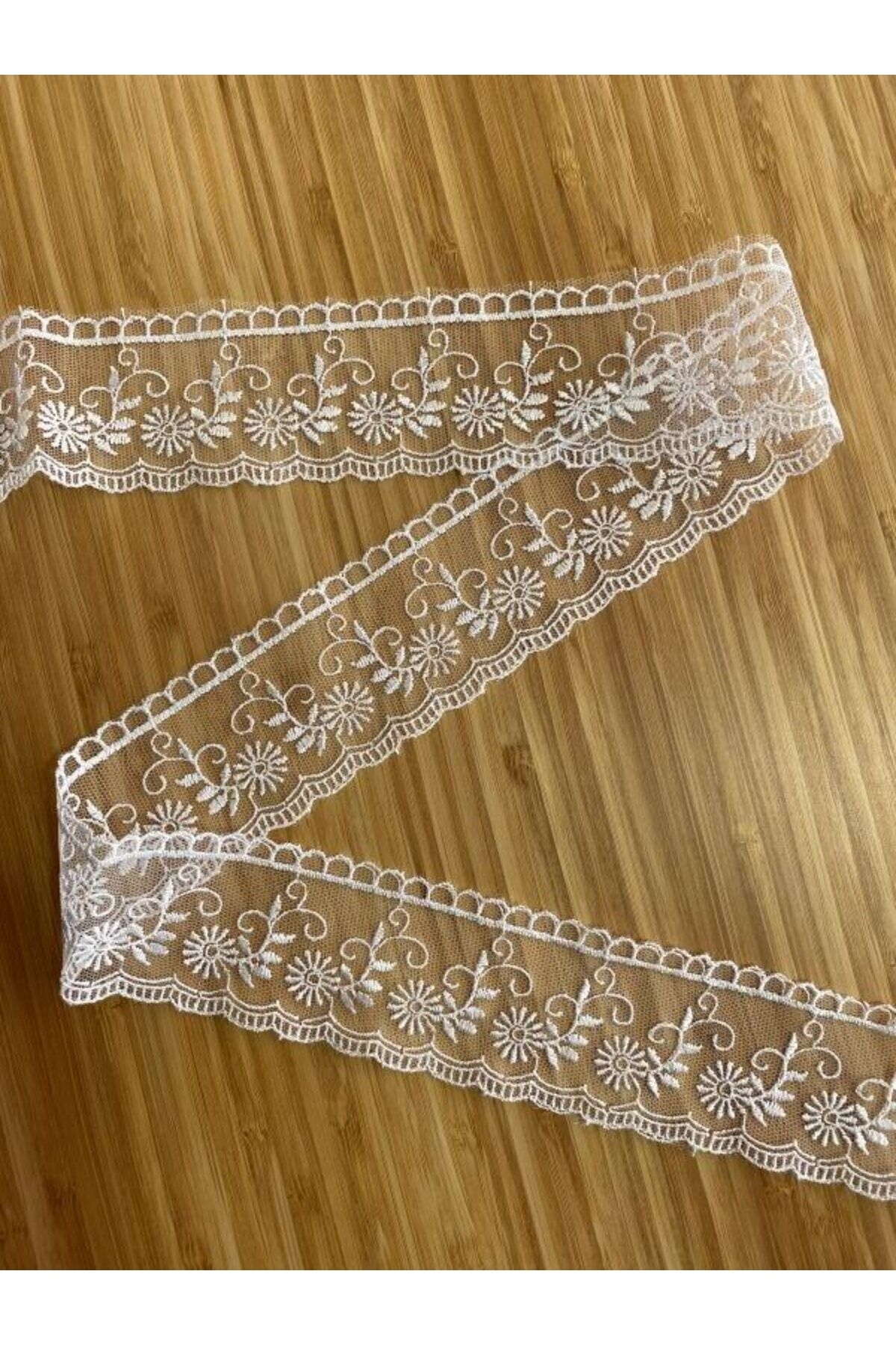 Perde Tül Seccade Ve Abiye Süsleme Güpür 4cmx9metre. Krem.