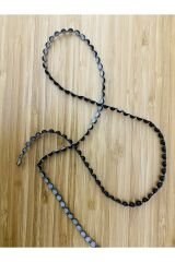 6mm Şerit Yarım Inci. Siyah. 4 Metre. Iki Ayrı Parça Toplam 6,26 Metre.