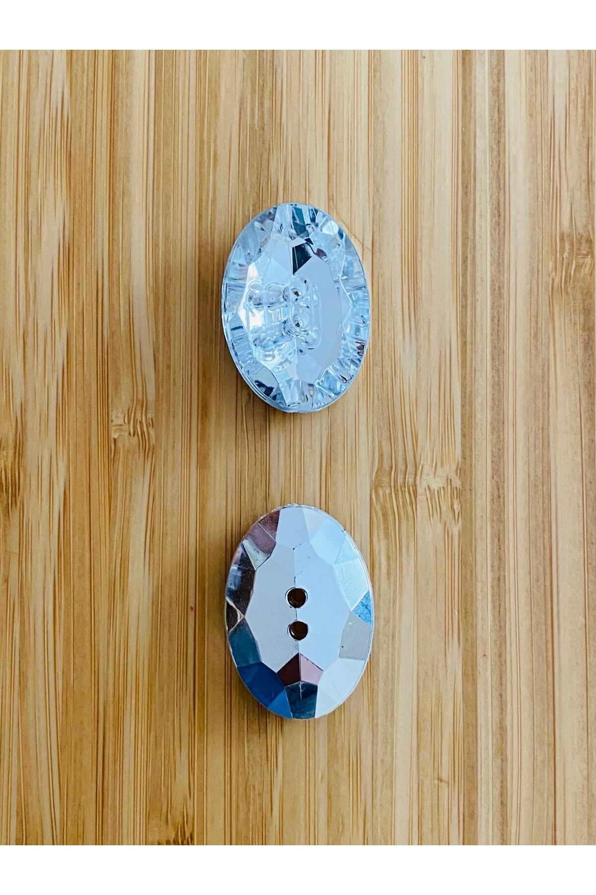 Taş görünümlü kristal plastik oval düğme. 2 adet