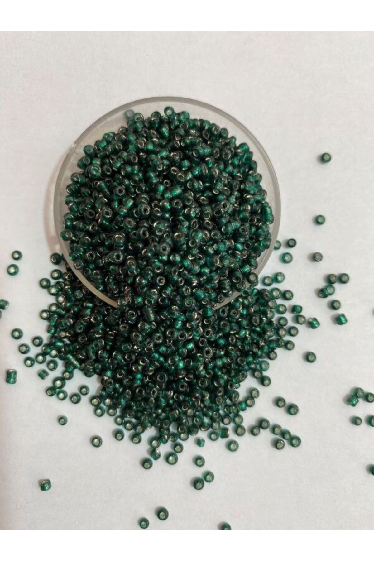 Kum Boncuk No:2. Renk: Zümrüt. 37-40 Gram.