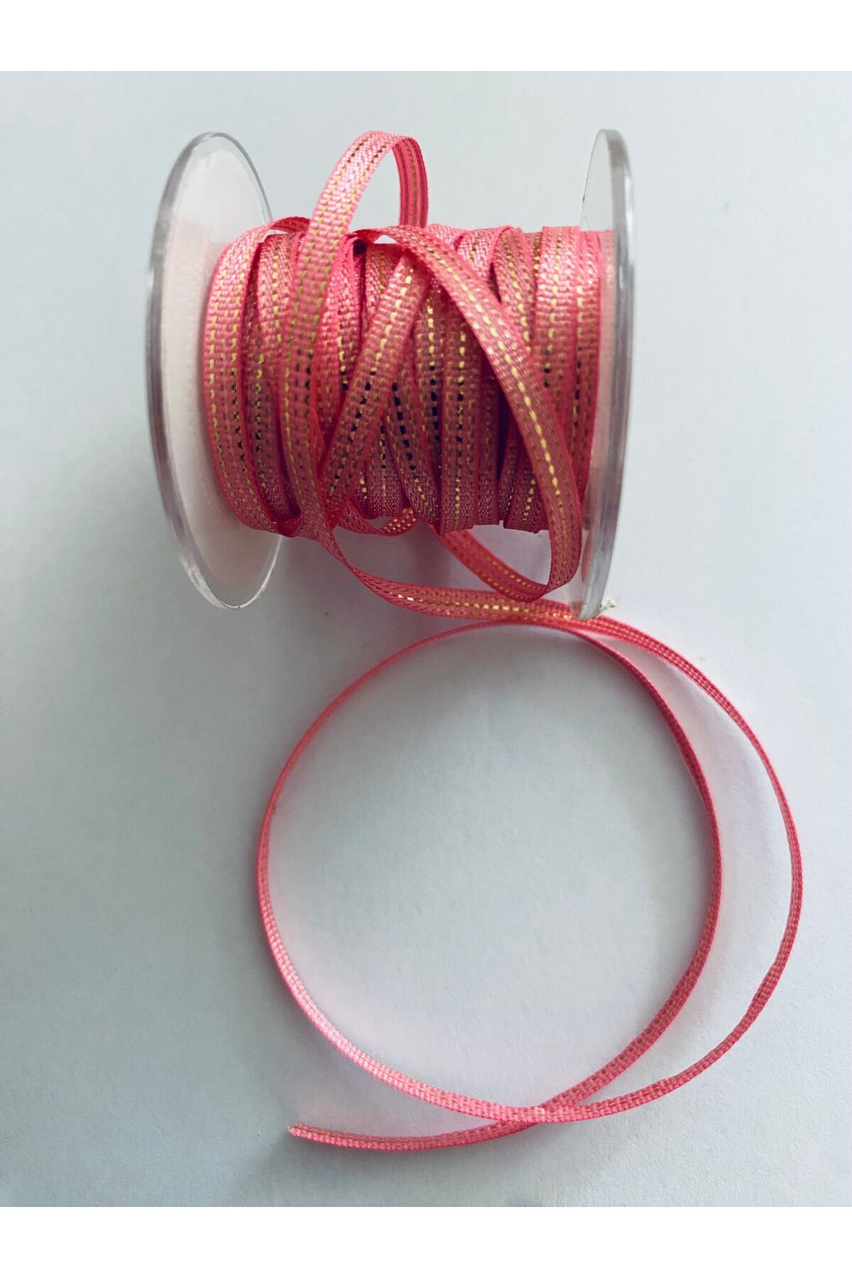 El Işel Işleme Sedef (SİMLİ) Ipek Nakış Kurdele. Eni: 2mm. Pkt Içeriği: 5,55 metre. Renk:173