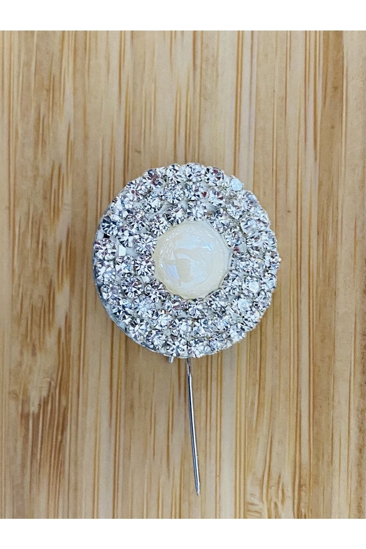 Taşlı Oval Beyaz Broş. Tekli.