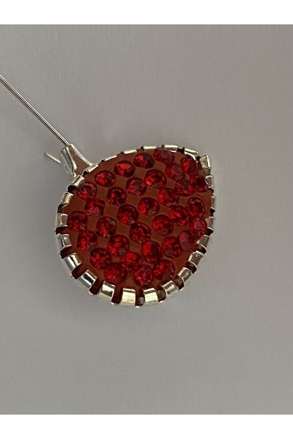 Taşlı Oval Kırmızı Broş. Tekli.